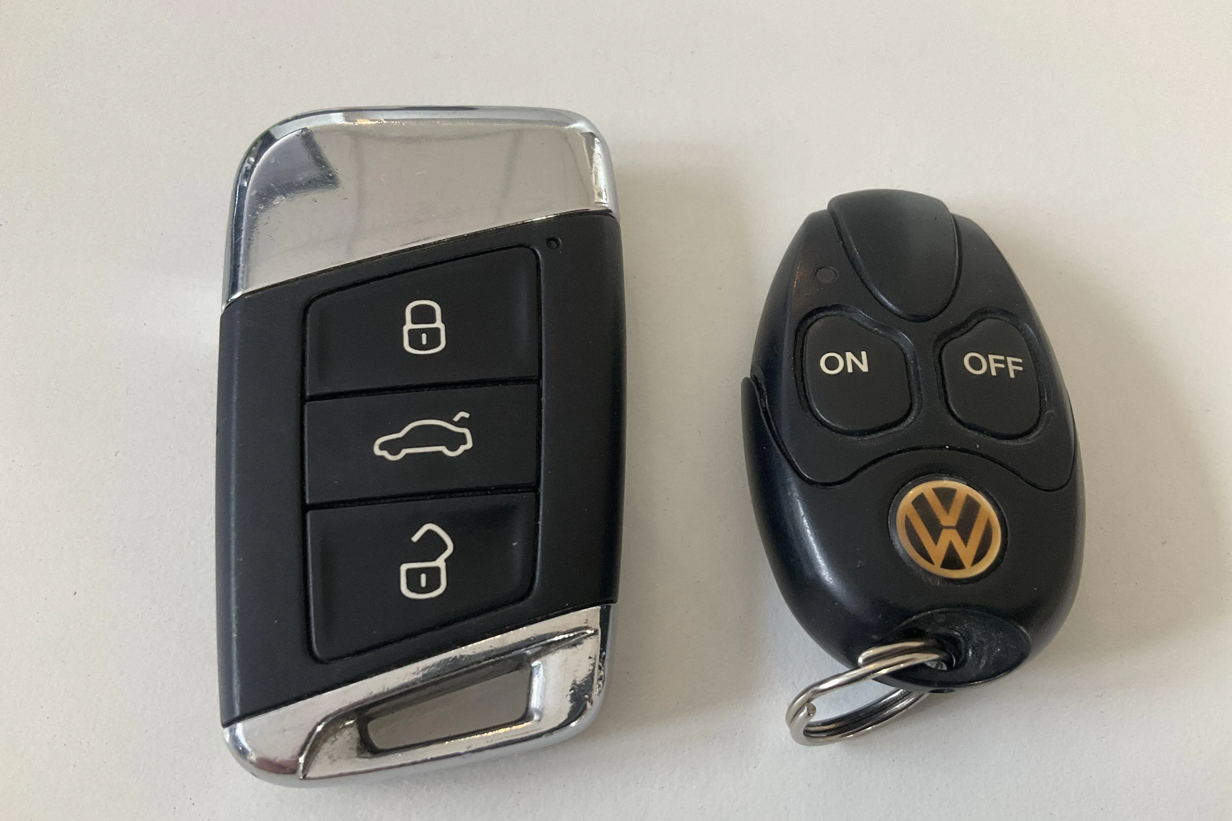 Esitlusfoto 21 aadressil 21: VW Passat 2.0 TDI BiTurbo Sportscombi 4MOTION (240hk) - 255 280 km - Automaatne - valge - 2015