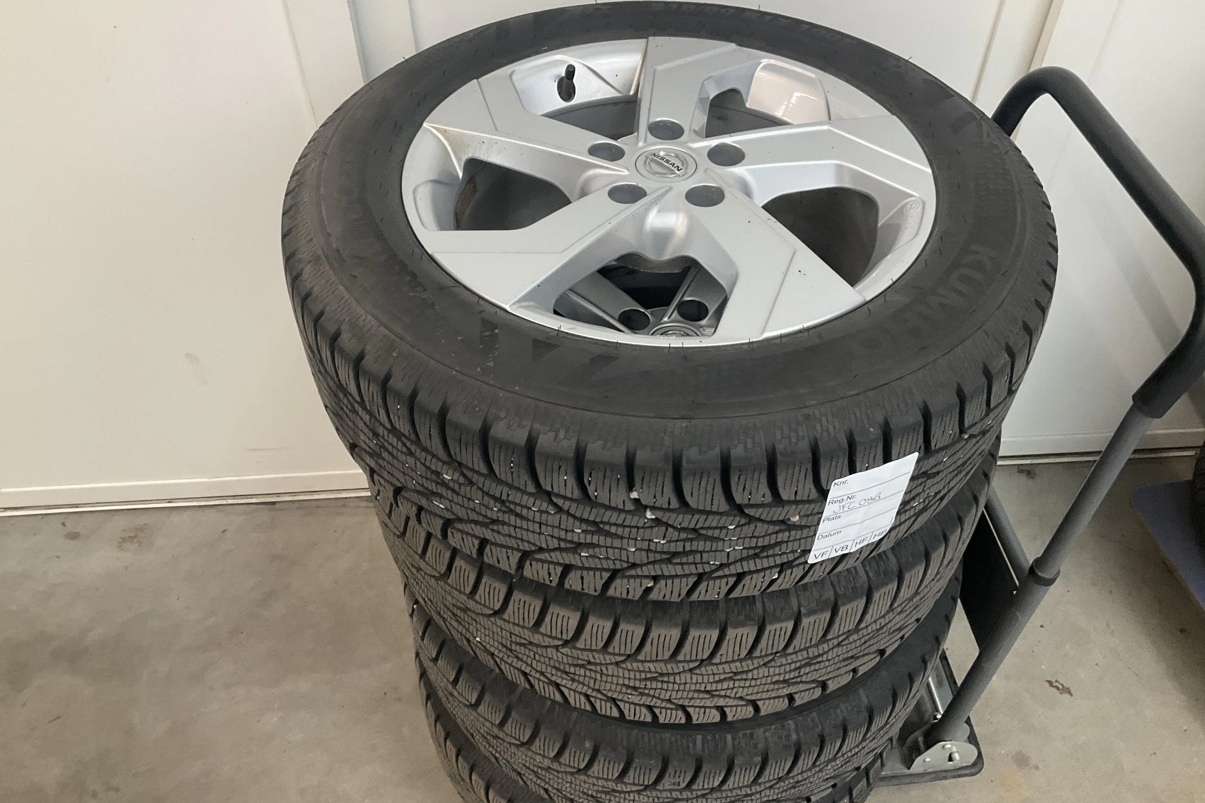 Presentationsfoto 15 av 15: Nissan Qashqai 1.3 DIG-T (160hk) - 6 657 mil - Automat - silver - 2021