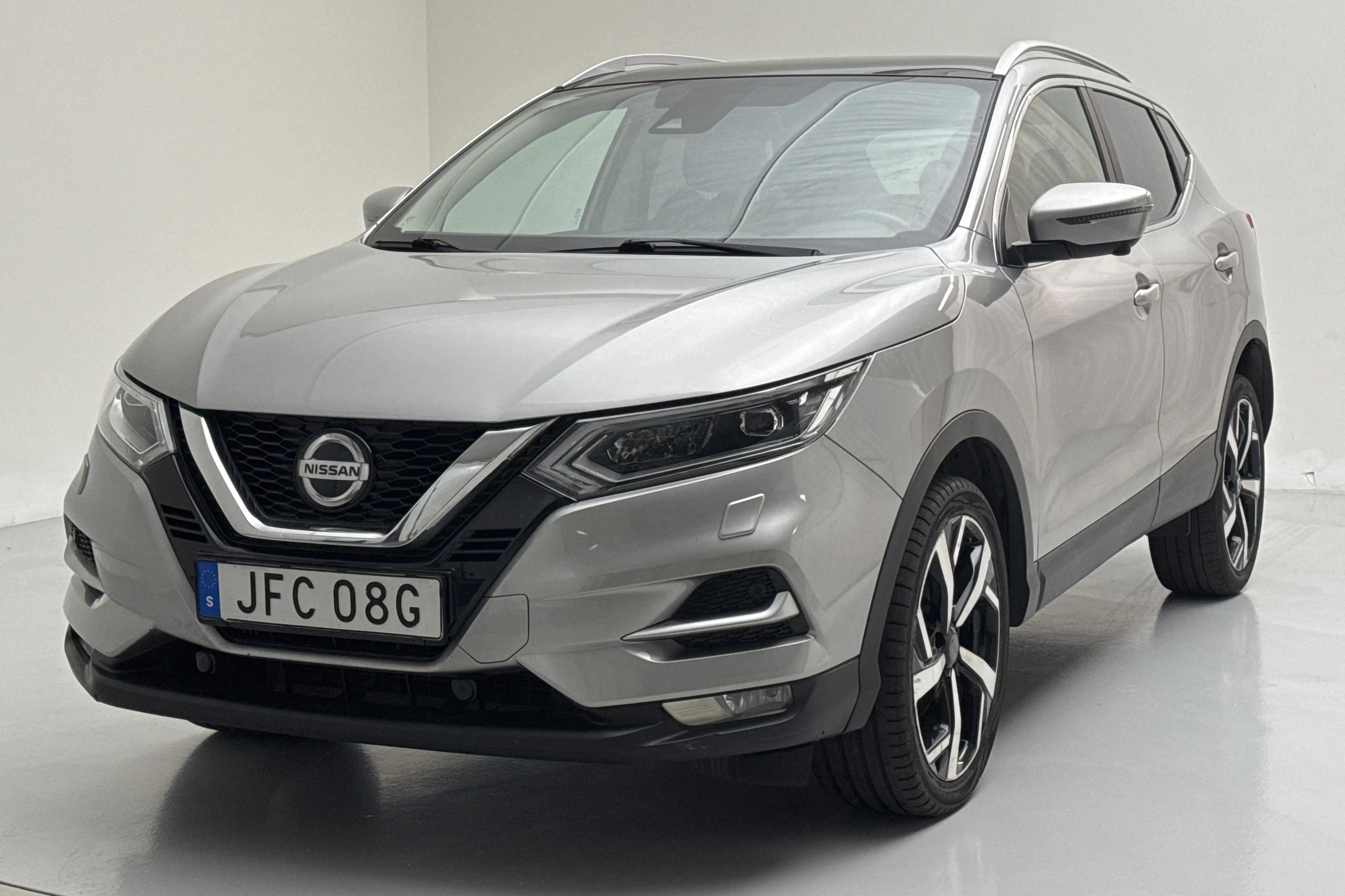 Presentationsfoto 1 av 15: Nissan Qashqai 1.3 DIG-T (160hk) - 6 657 mil - Automat - silver - 2021