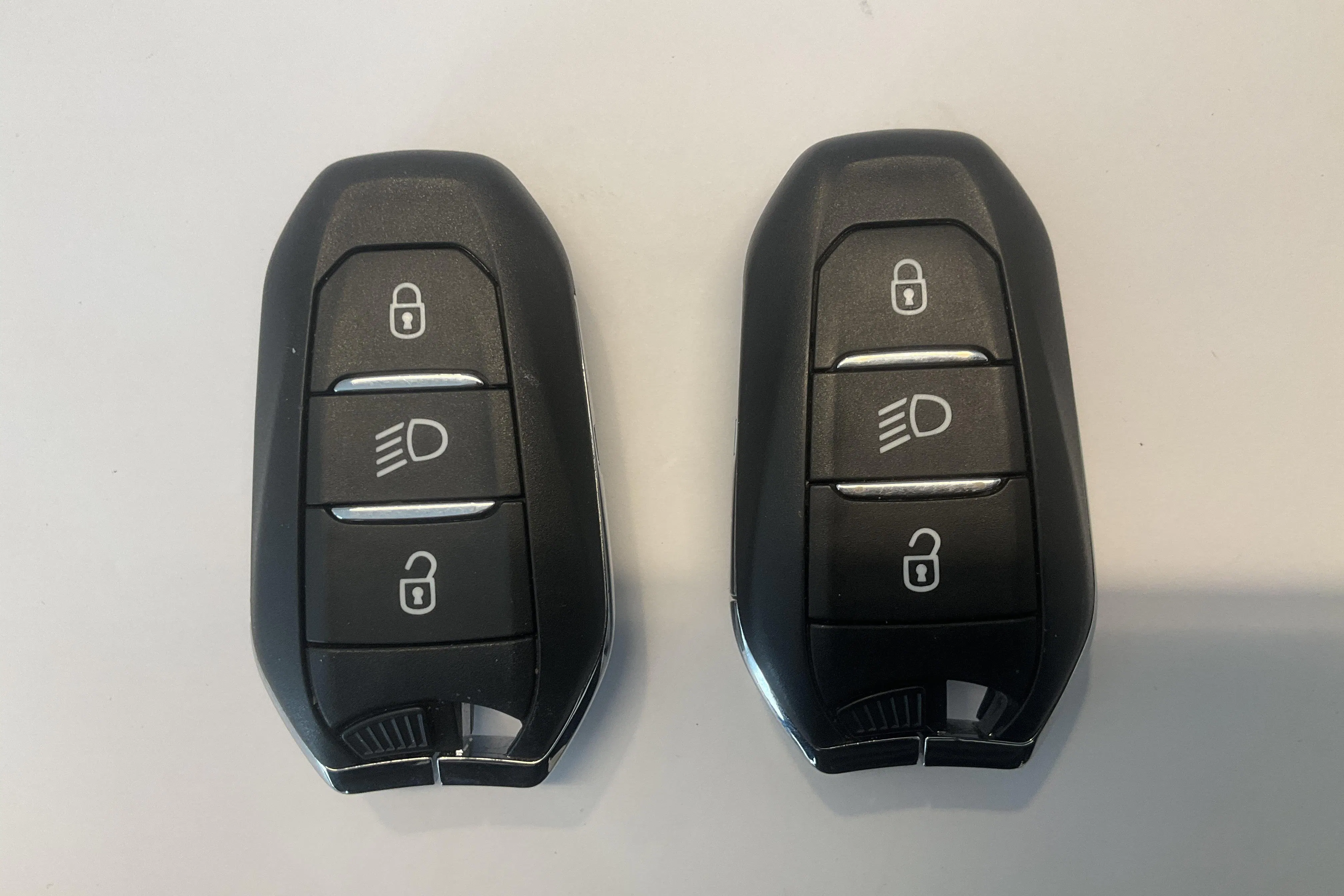 Presentation photo 16 of 16: Peugeot 208 1.2 PureTech 5dr (130hk) - 64 390 km - Automatic - red - 2021