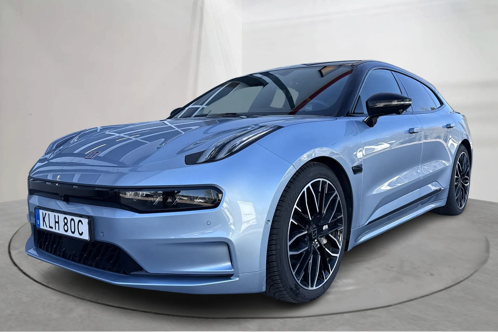 Presentationsfoto 1 av 28: Zeekr Zeekr 001 AWD 100kWh (544hk) - 4 091 mil - Automat - blå - 2023
