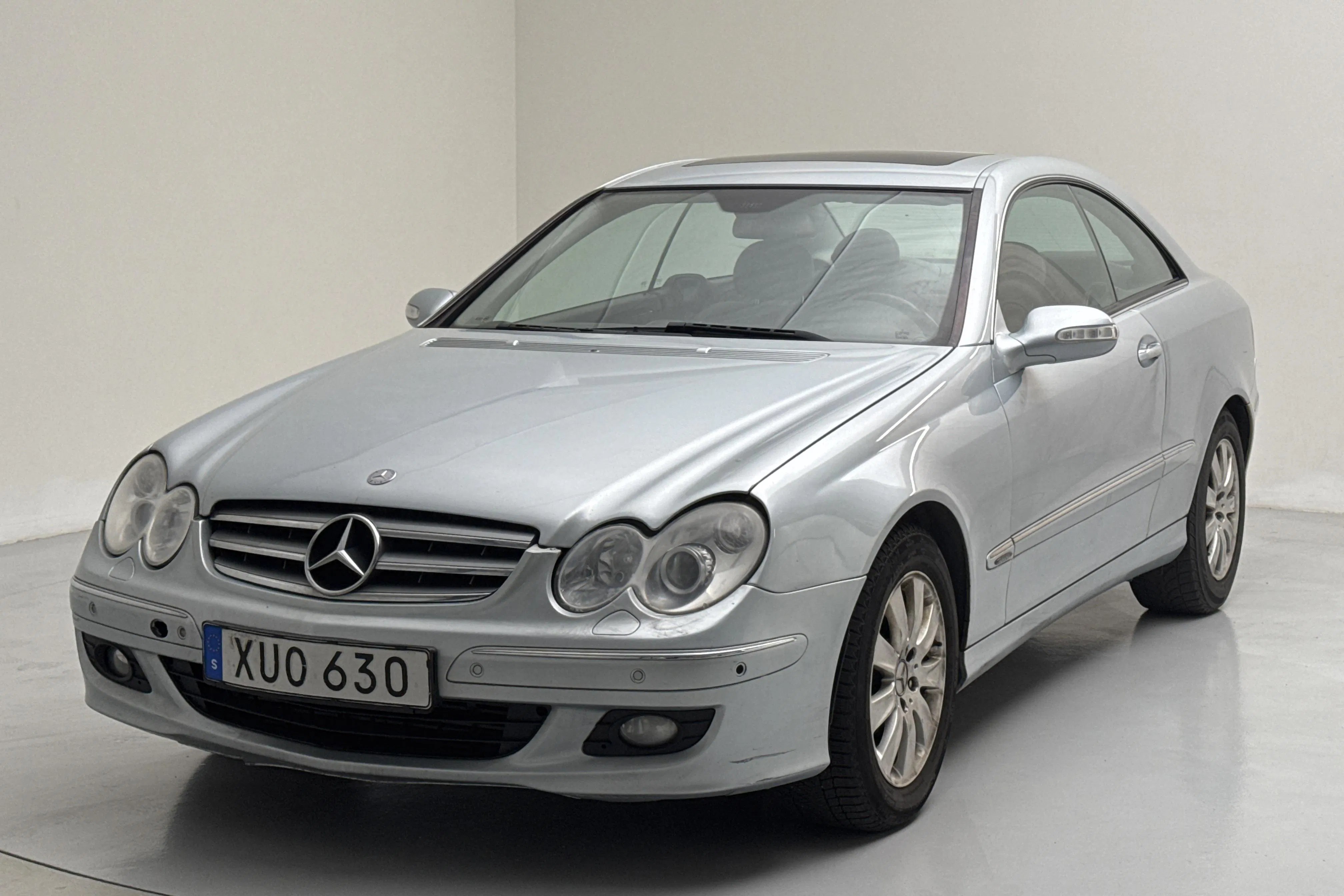 Presentation photo 1 of 12: Mercedes CLK 200 Kompressor C209 (163hk) - 203 880 km - Automatic - silver - 2005