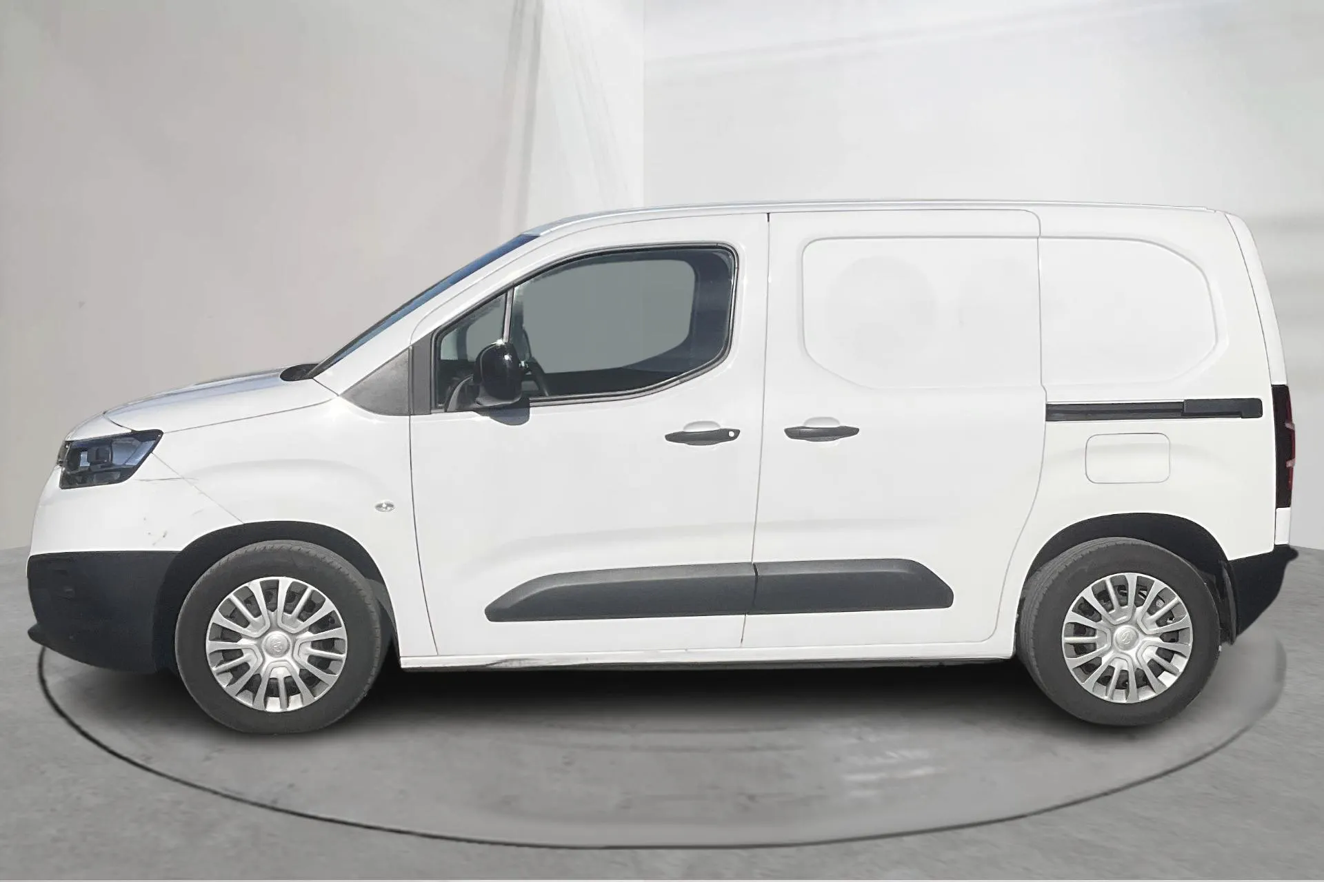 Presentation photo 2 of 13: Toyota PROACE CITY 1.5D (130hk) - 186 220 km - Automatic - white - 2022