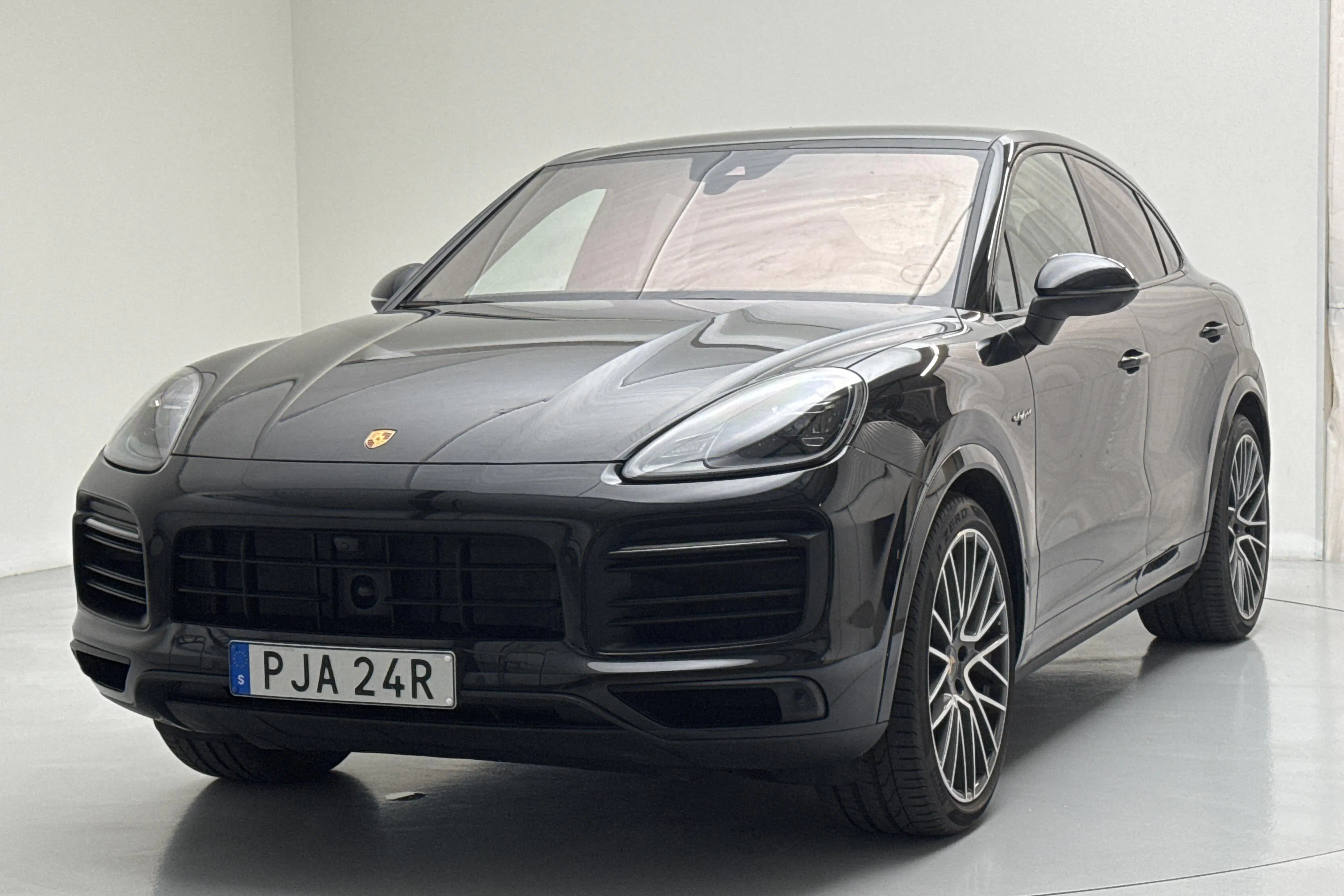 Porsche Cayenne E-hybrid (462hk)