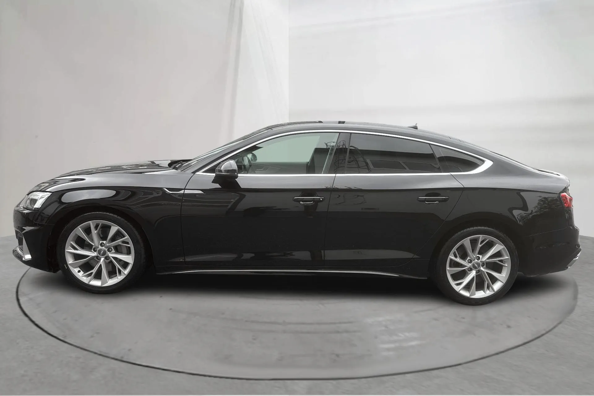 Presentationsfoto 2 av 15: Audi A5 Sportback 45 TFSI quattro (245hk) - 5 607 mil - Automat - svart - 2020