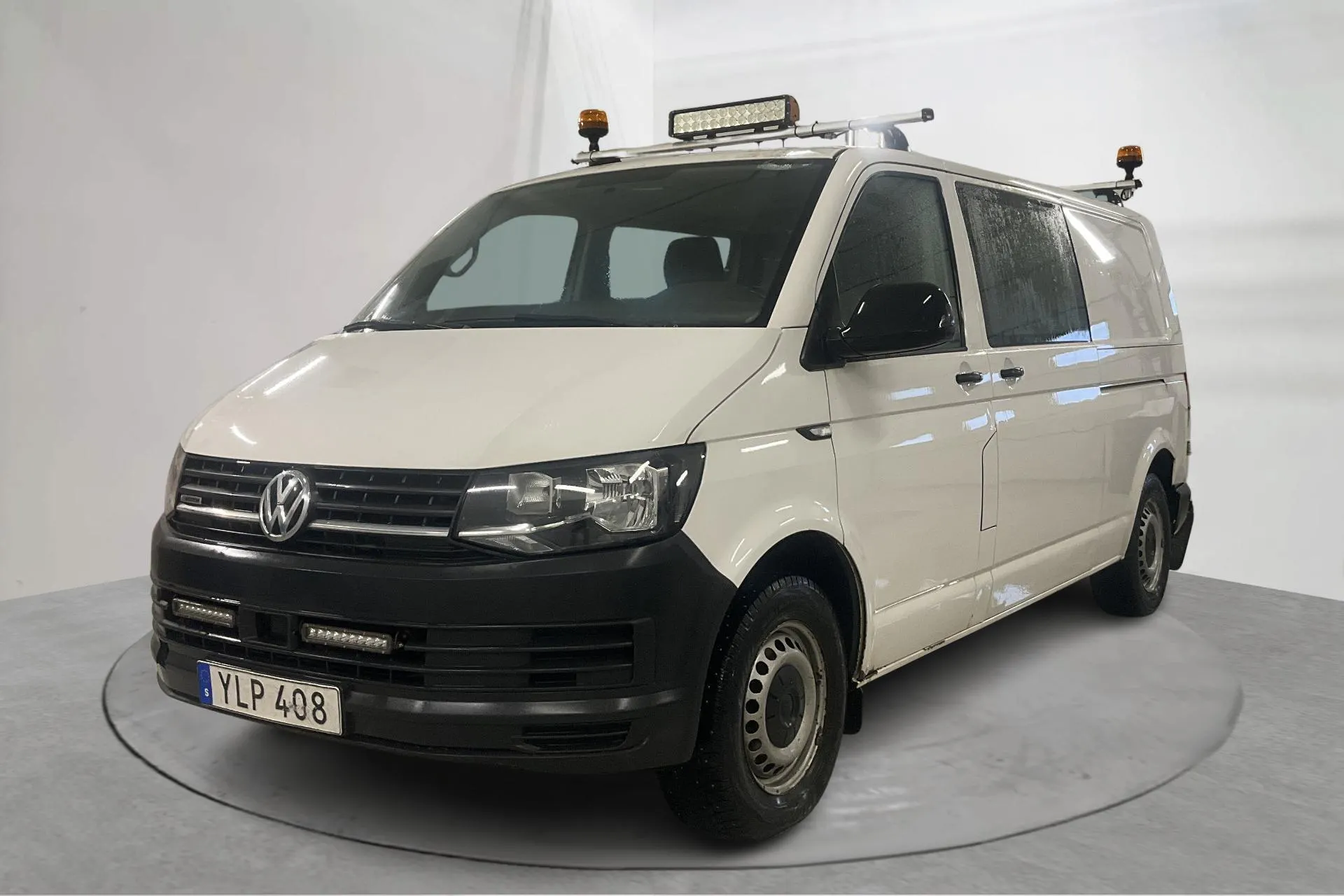 Presentation photo 1 of 18: VW Transporter Kombi T6 2.0 TDI BMT 4MOTION (150hk) - 166 950 km - Manual - white - 2017