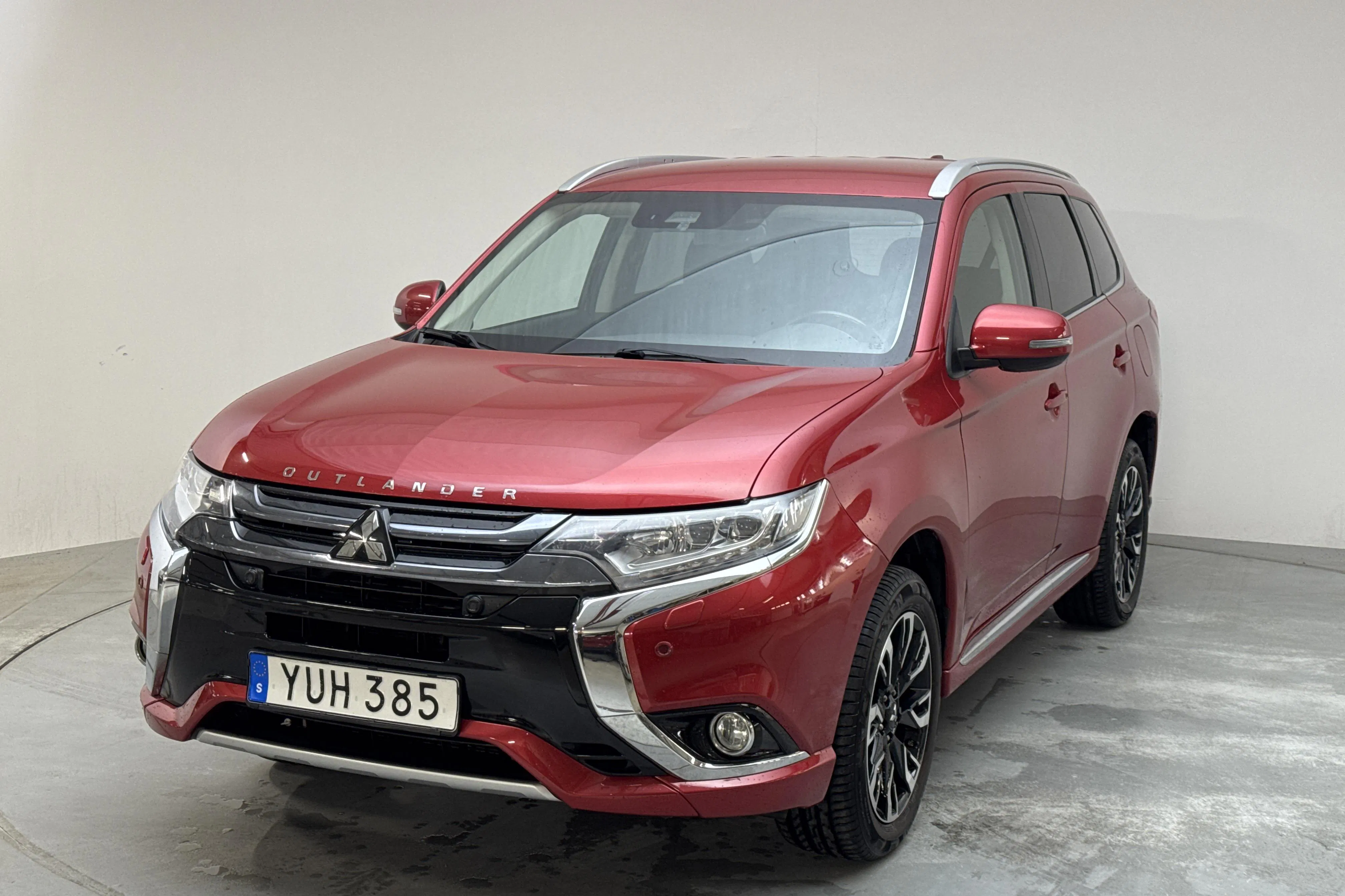 Mitsubishi Outlander 2.0 Plug-in Hybrid 4WD (121hk)