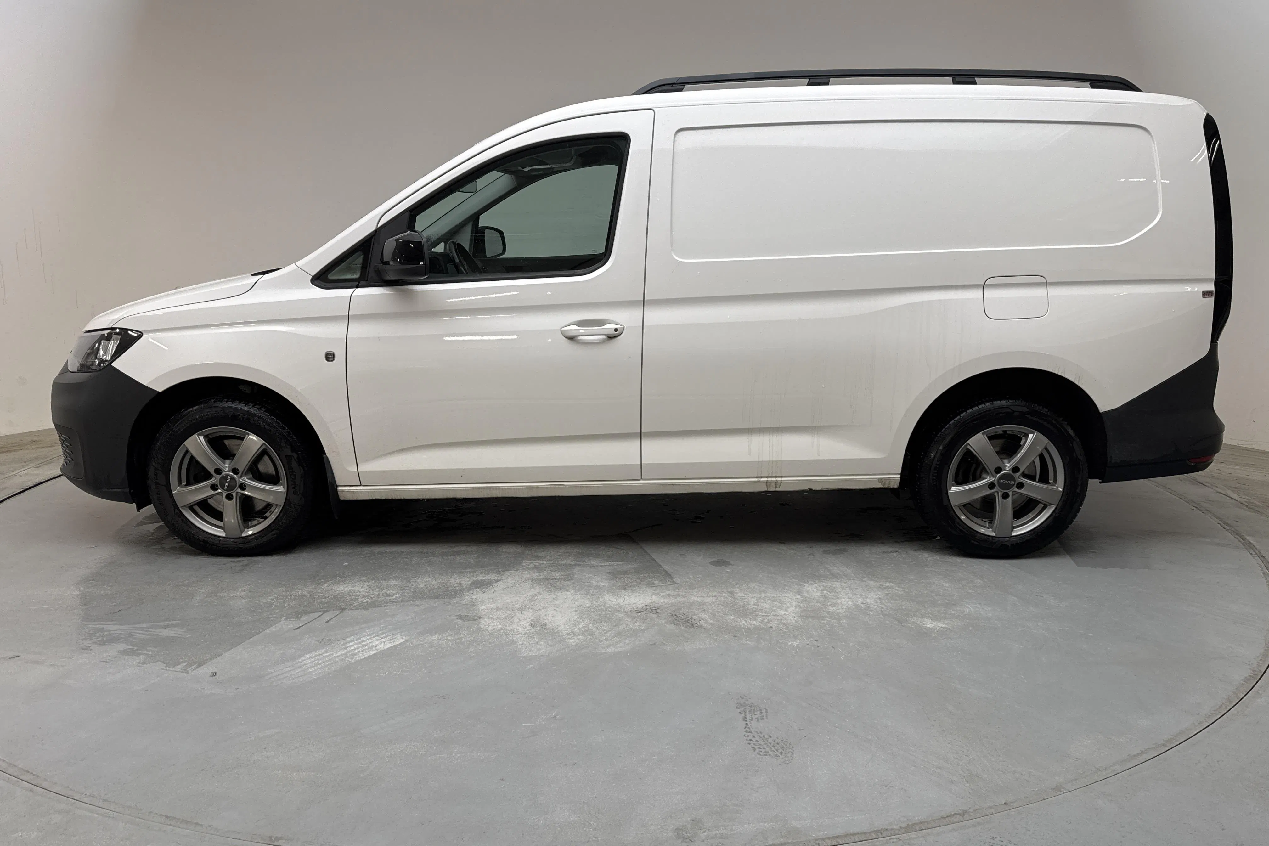 Presentationsfoto 2 av 12: VW Caddy Cargo Maxi 2.0 TDI (122hk) - 12 164 mil - Automat - vit - 2022