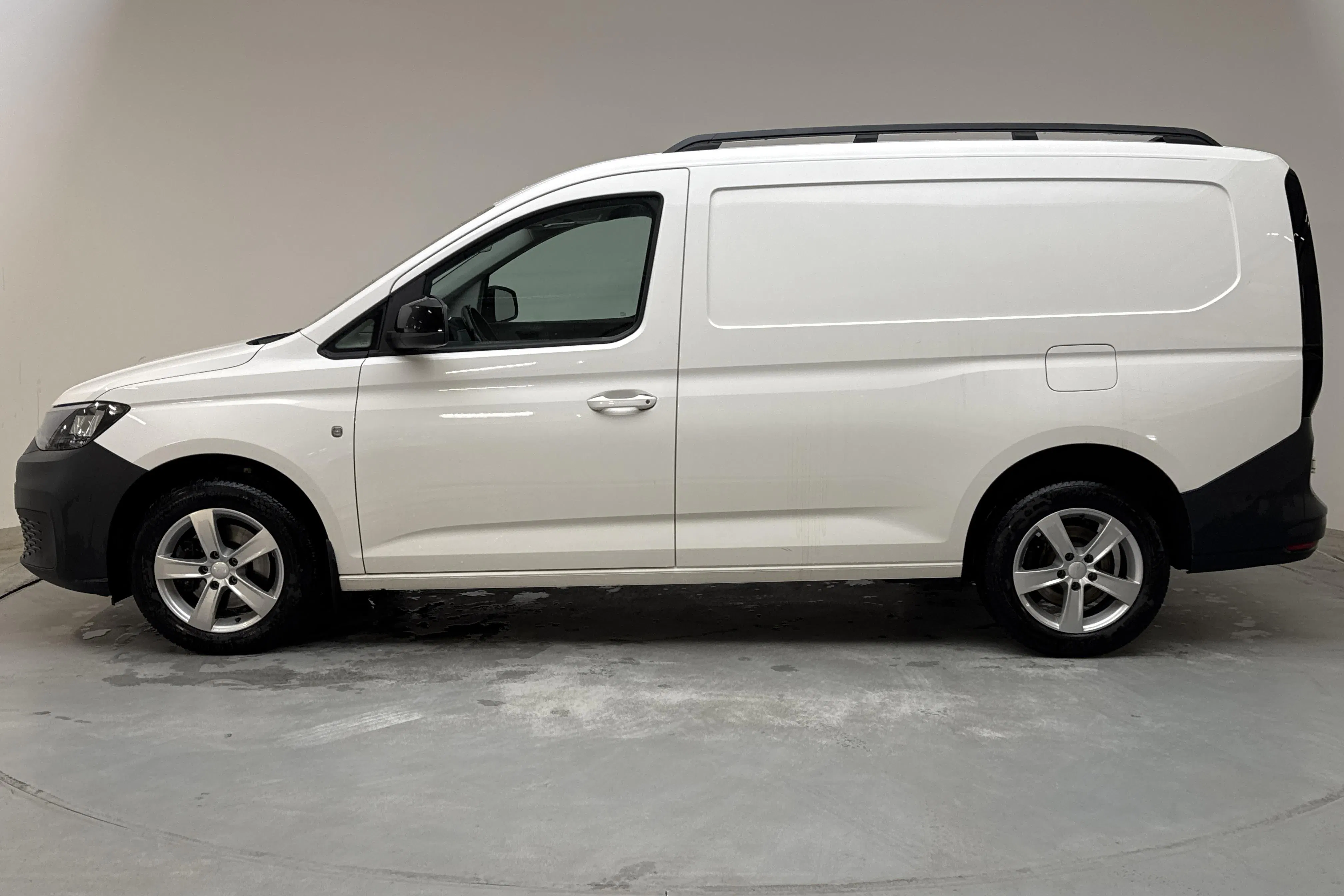 Presentationsfoto 2 av 12: VW Caddy Cargo Maxi 2.0 TDI (122hk) - 11 001 mil - Automat - vit - 2023
