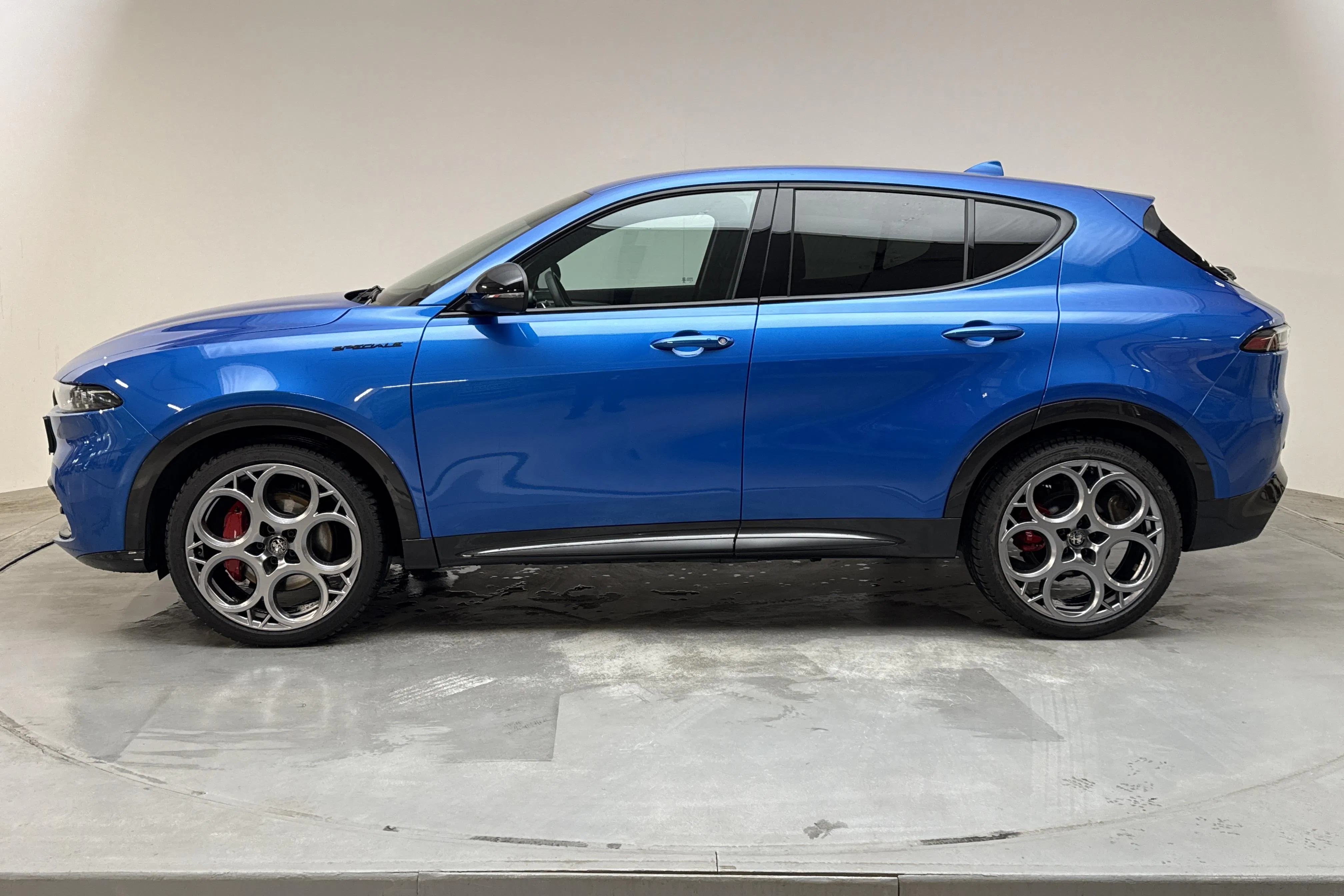 Presentation photo 2 of 18: Alfa Romeo Tonale 1.5 Hybrid (130hk) - 28 750 km - Automatic - blue - 2022