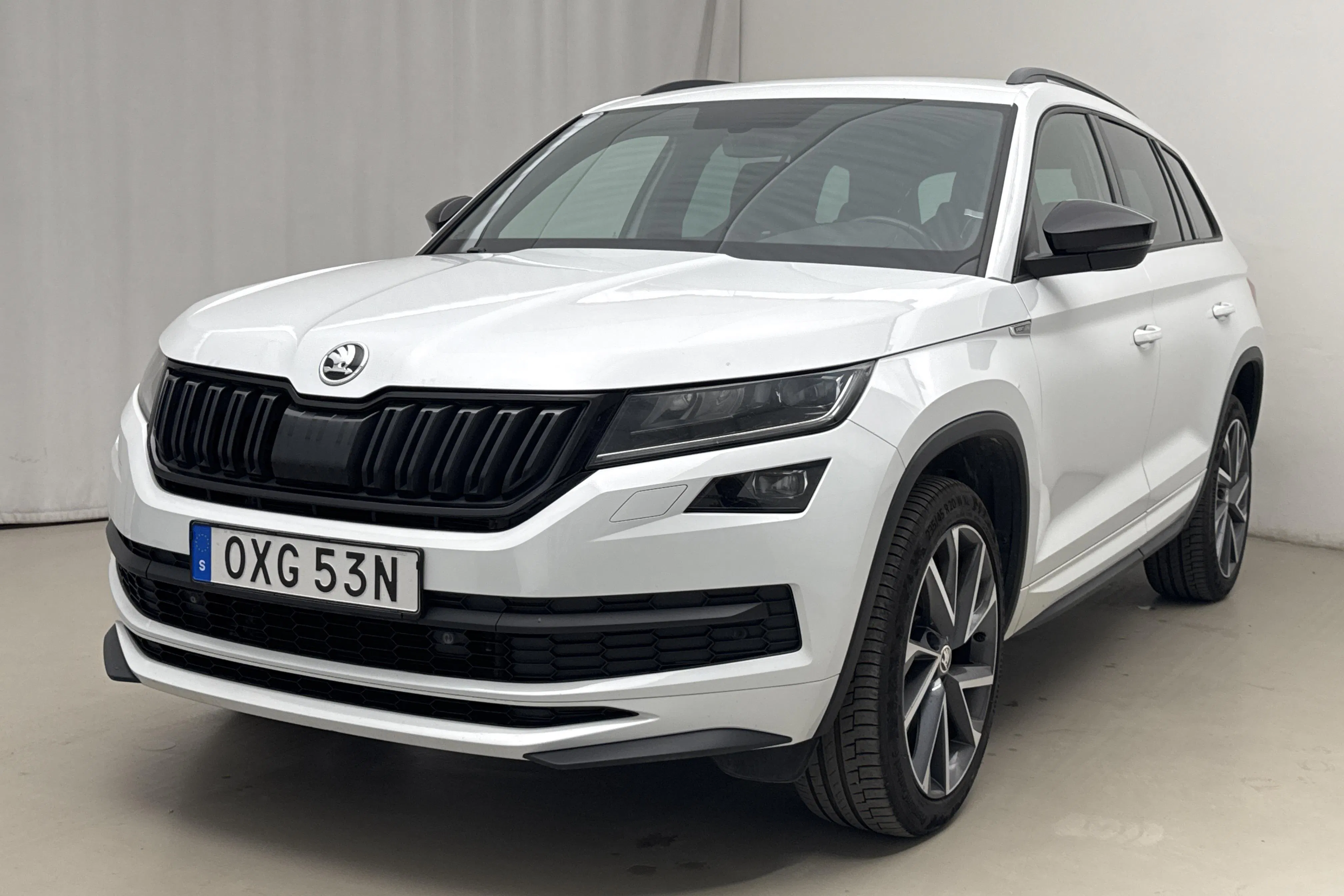 Presentationsfoto 1 av 22: Skoda Kodiaq 2.0 TDI 4X4 (190hk) - 17 233 mil - Automat - vit - 2021