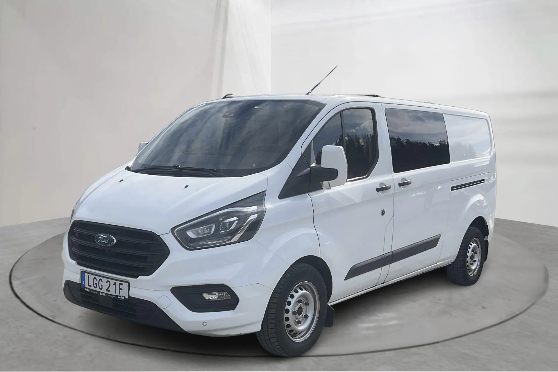 Presentation photo 1 of 14: Ford Transit Custom Crew Van 350 2.0 TDCi 2WD Skåp (130hk) - 145 430 km - Manual - white - 2022