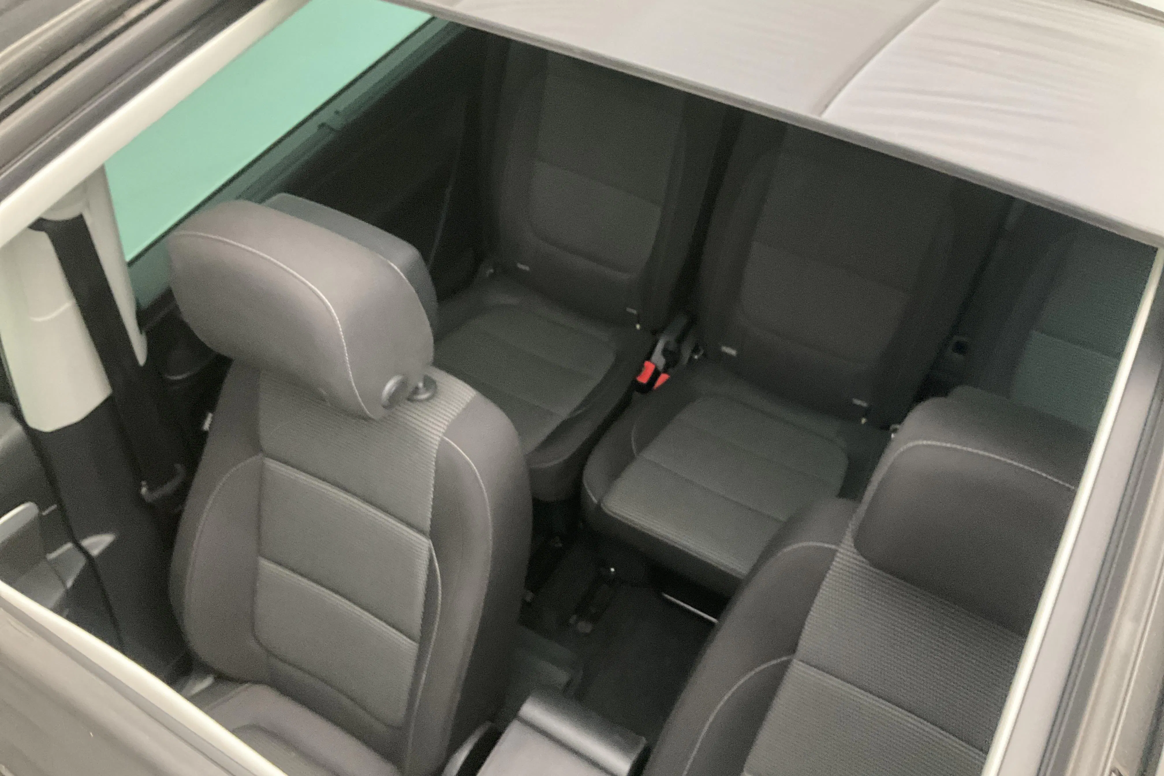 Presentationsfoto 15 av 15: VW Sharan 2.0 TDI (150hk) - 10 729 mil - Automat - svart - 2018