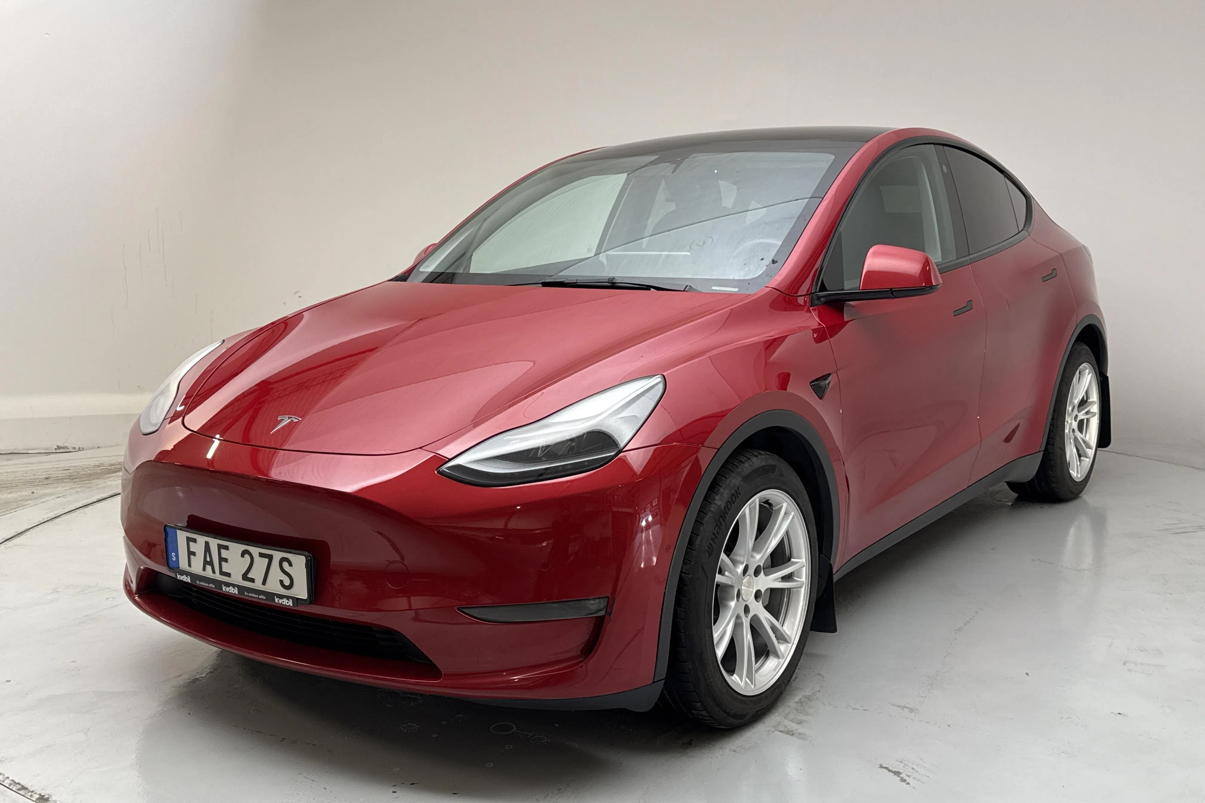 Presentationsfoto 1 av 16: Tesla Model Y Long Range Dual Motor AWD - 9 237 mil - Automat - röd - 2022