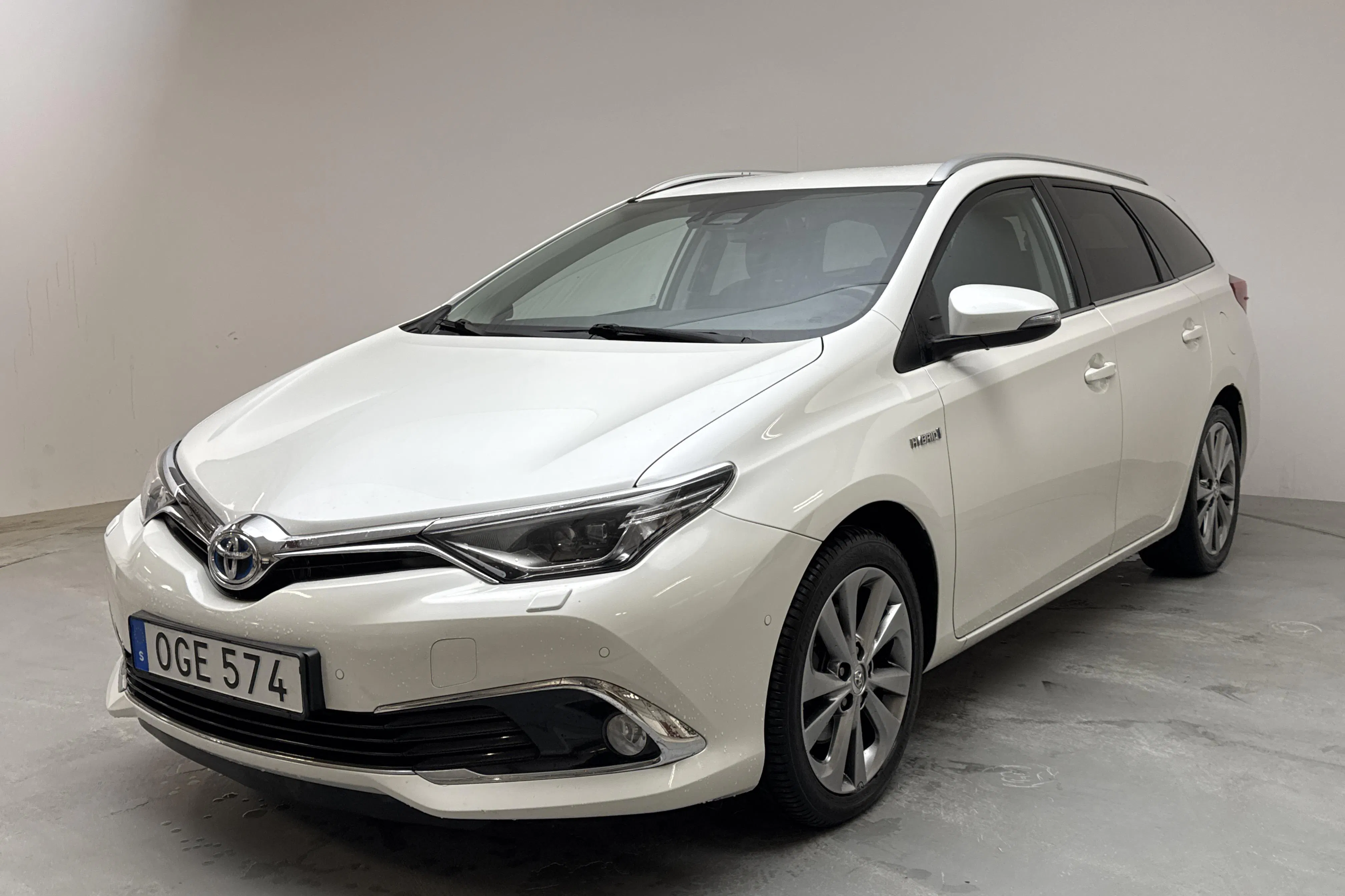 Toyota Auris 1.8 HSD Touring Sports (99hk)