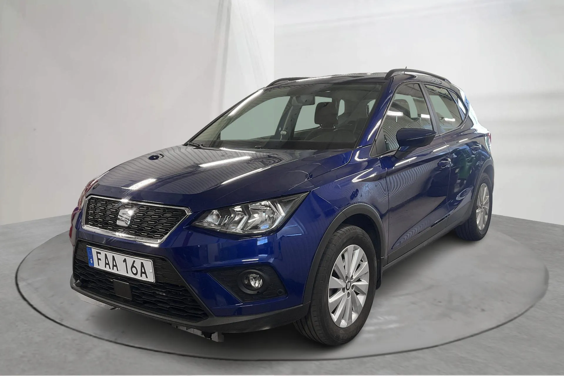 Presentationsfoto 1 av 13: Seat Arona 1.6 TDI 5dr (95hk) - 6 952 mil - Automat - blå - 2021