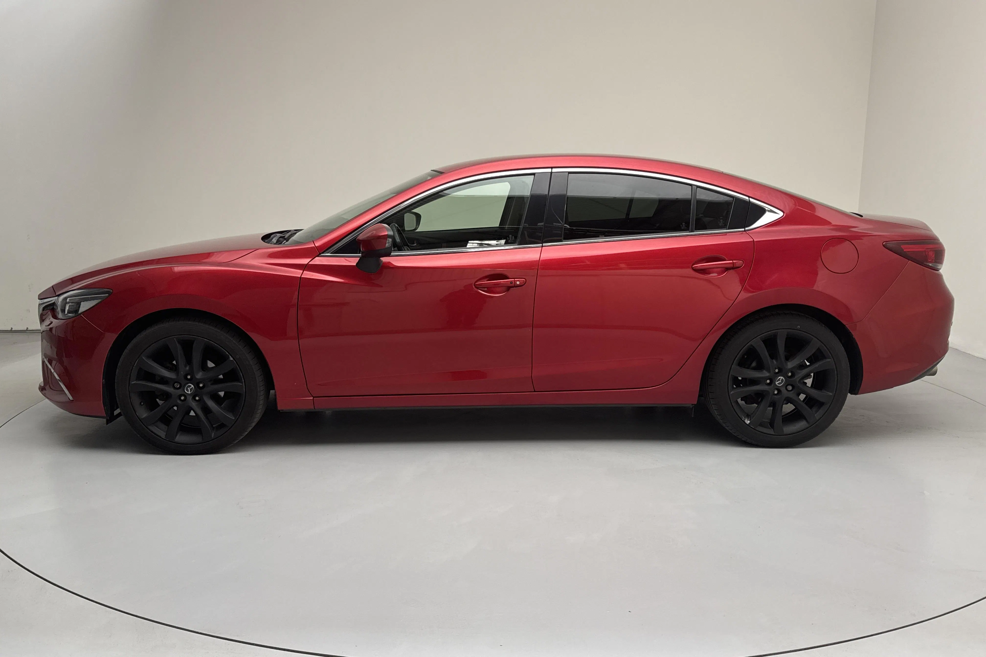Presentationsfoto 2 av 14: Mazda 6 2.2 DE Sedan (175hk) - 17 460 mil - Automat - röd - 2015