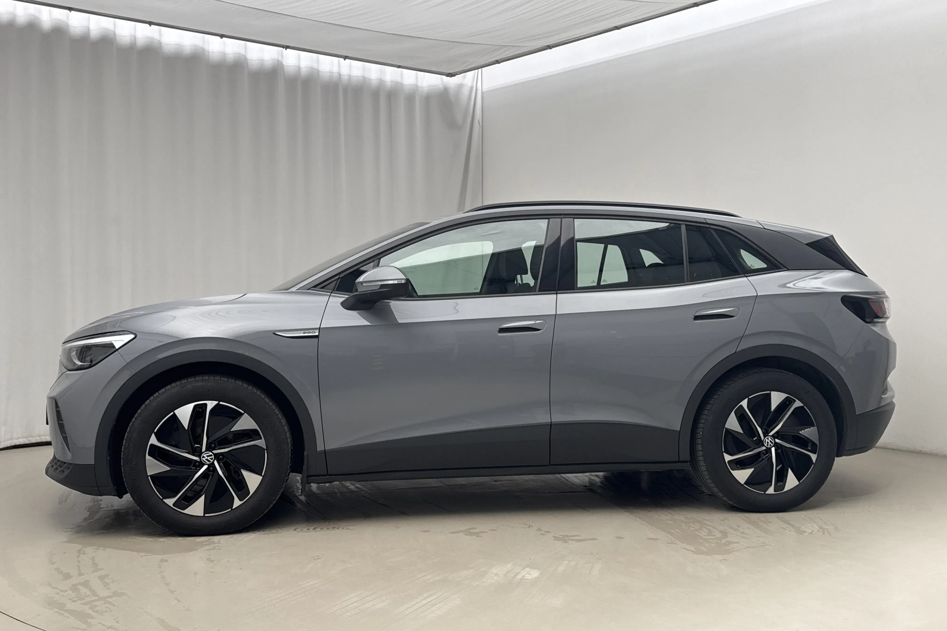 Presentationsfoto 2 av 19: VW ID.4 77kWh (204hk) - 6 478 mil - Automat - grå - 2021
