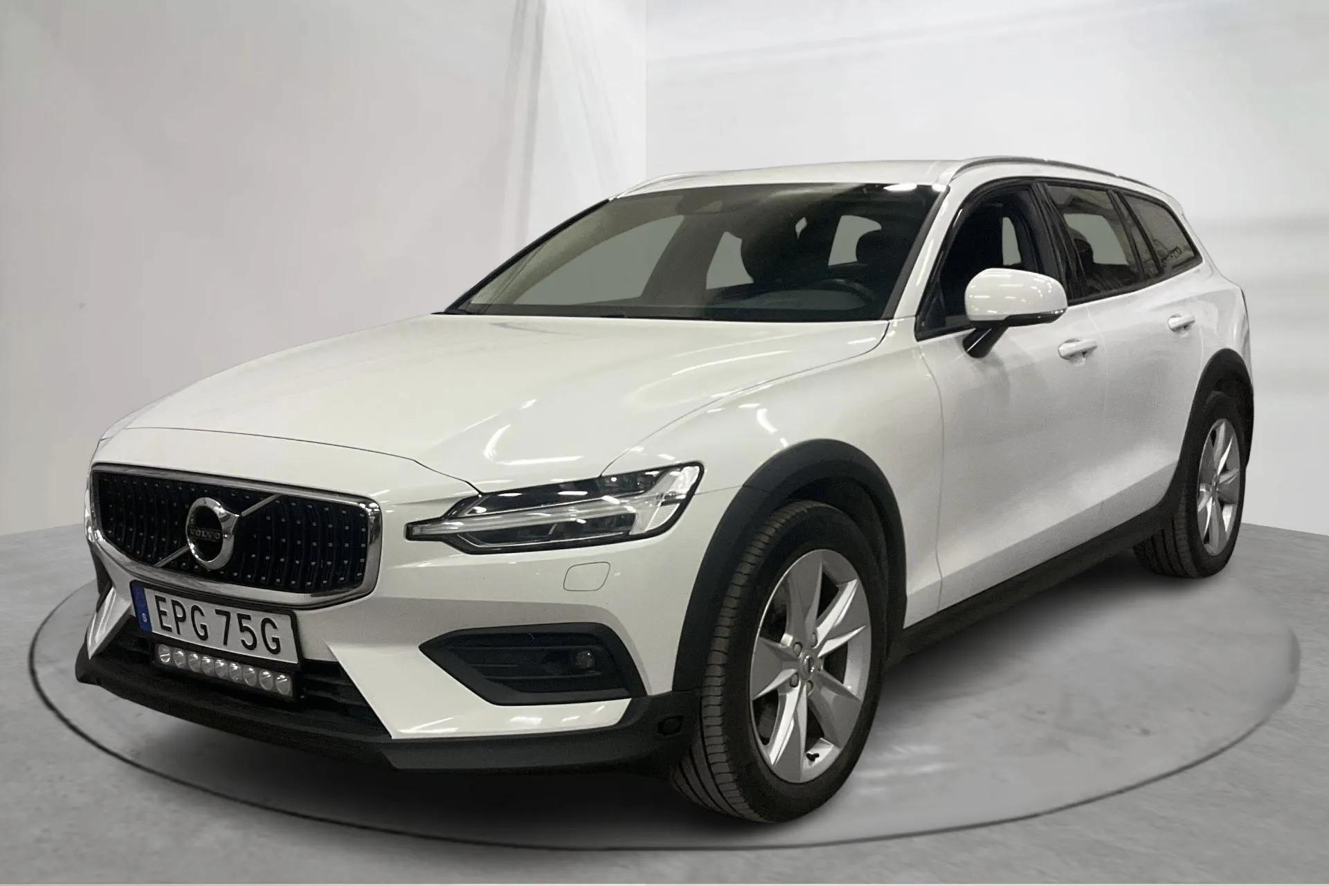 Præsentationsfoto 1 af 15: Volvo V60 B4 Cross Country AWD Mildhybrid, Diesel (197hk) - 251 820 kilometer - Salgsautomat - Hvid - 2021