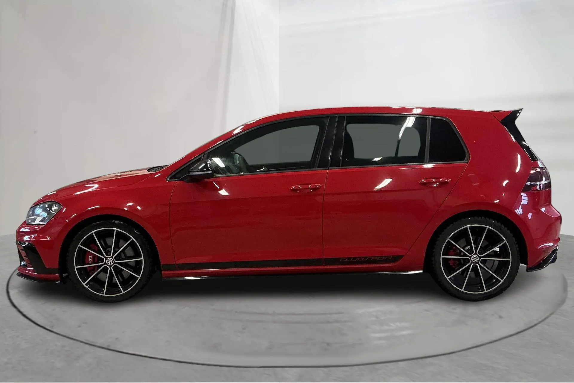 Presentationsfoto 2 av 13: VW Golf VII GTI Clubsport 5dr (265hk) - 14 021 mil - Automat - röd - 2017