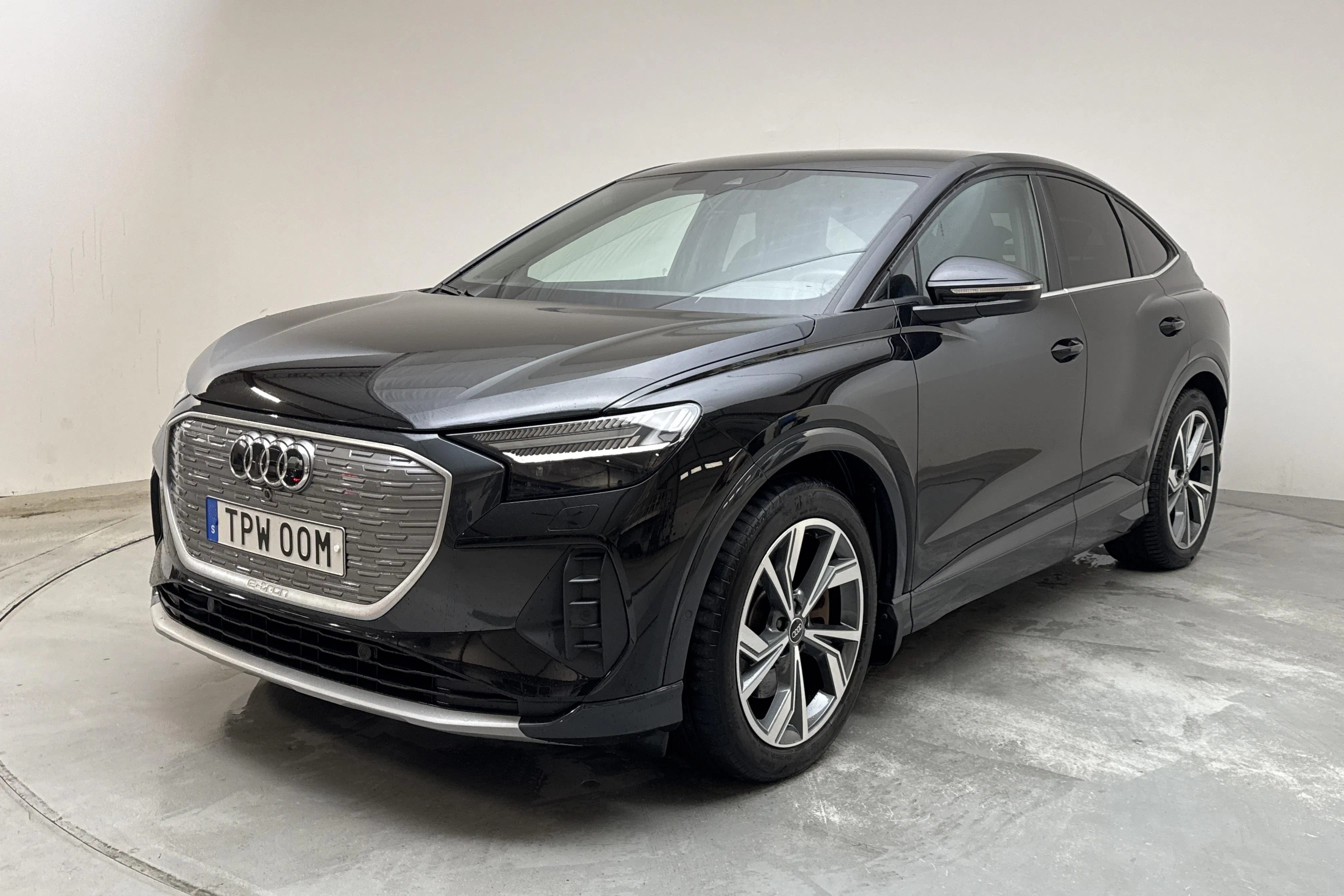 Presentationsfoto 1 av 15: Audi Q4 40 Sportback e-tron 77 kWh (204hk) - 7 966 mil - Automat - svart - 2023
