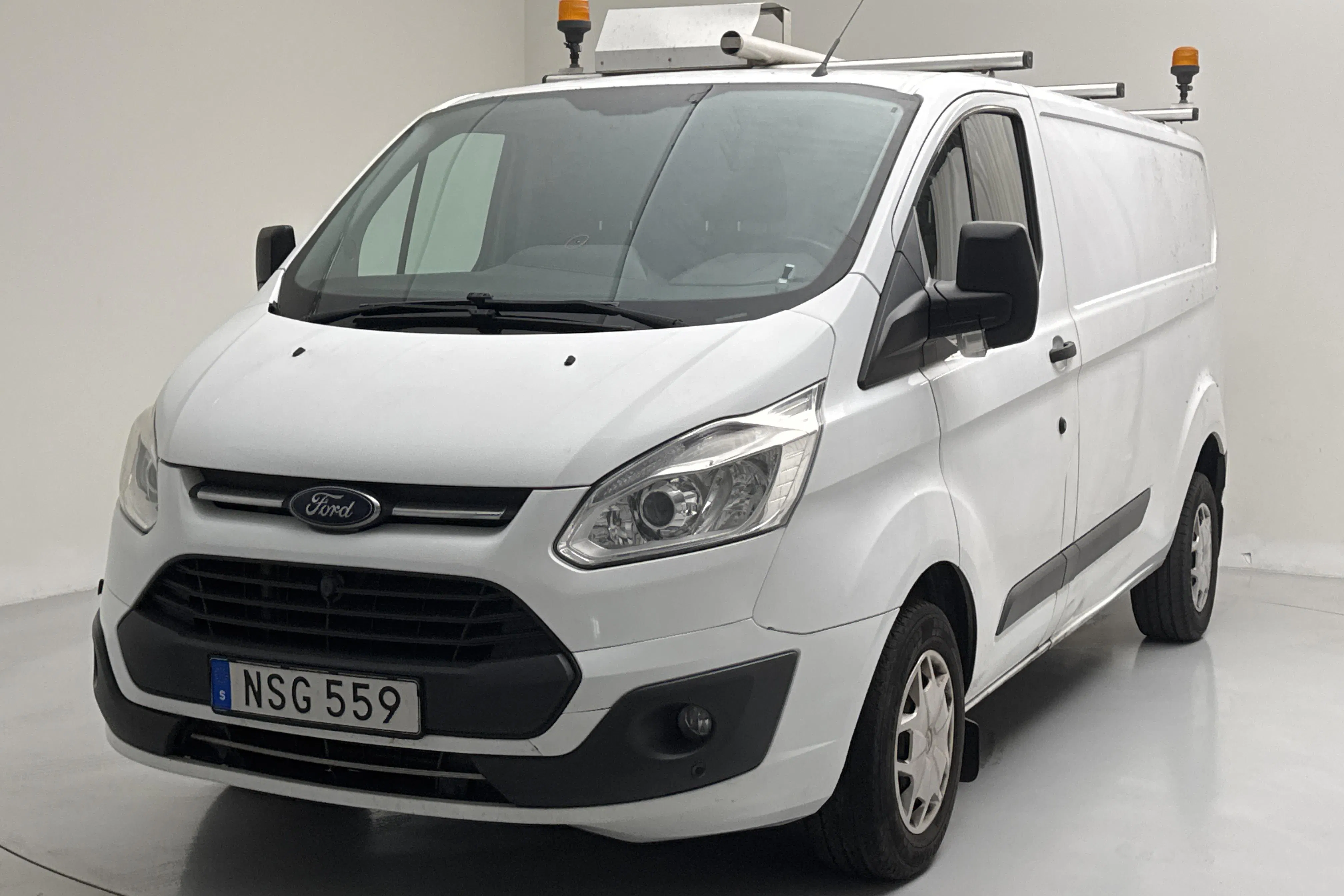 Presentationsfoto 1 av 11: Ford Transit Custom 290 (130hk) - 13 882 mil - Manuell - vit - 2016