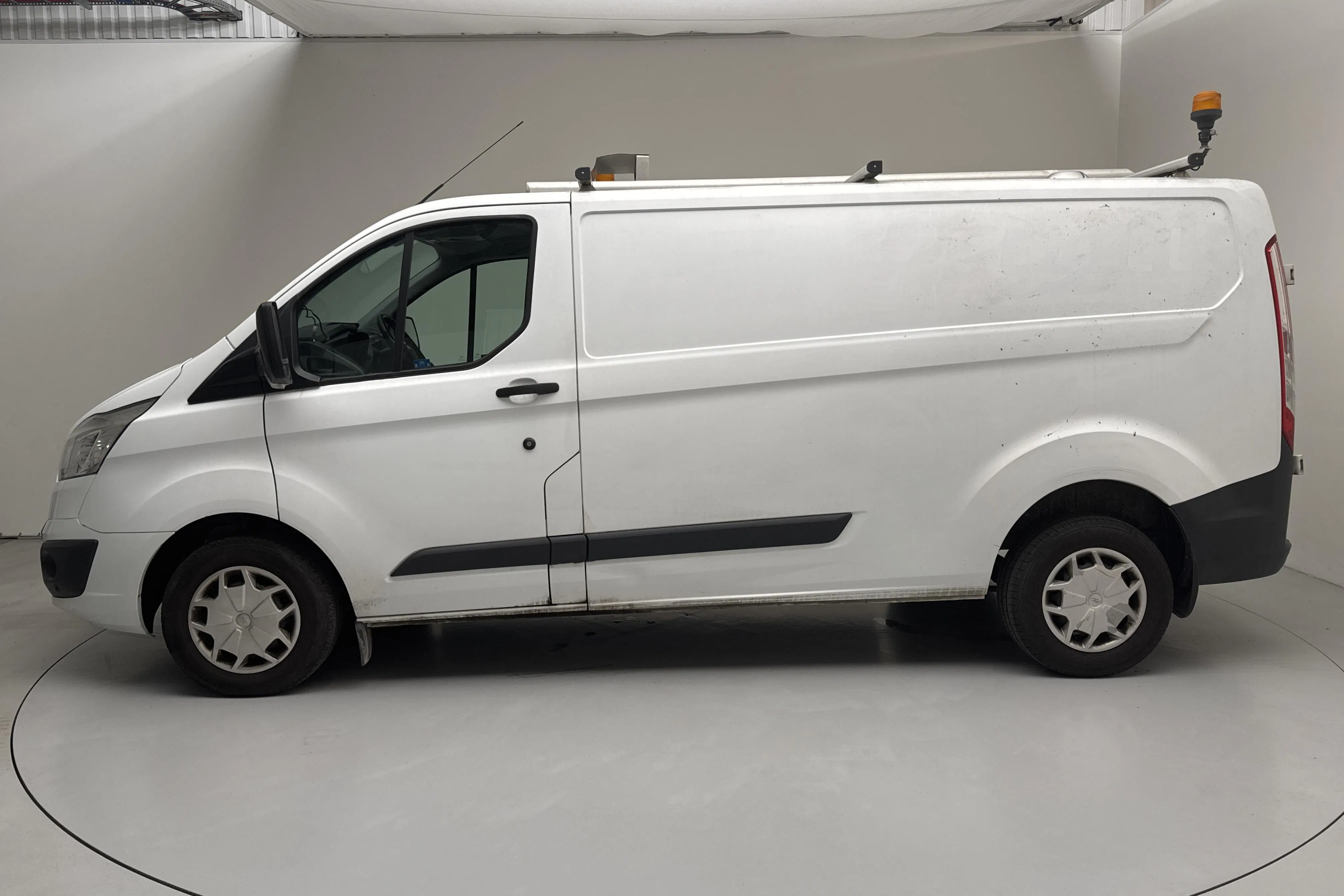 Presentationsfoto 2 av 11: Ford Transit Custom 290 (130hk) - 13 882 mil - Manuell - vit - 2016