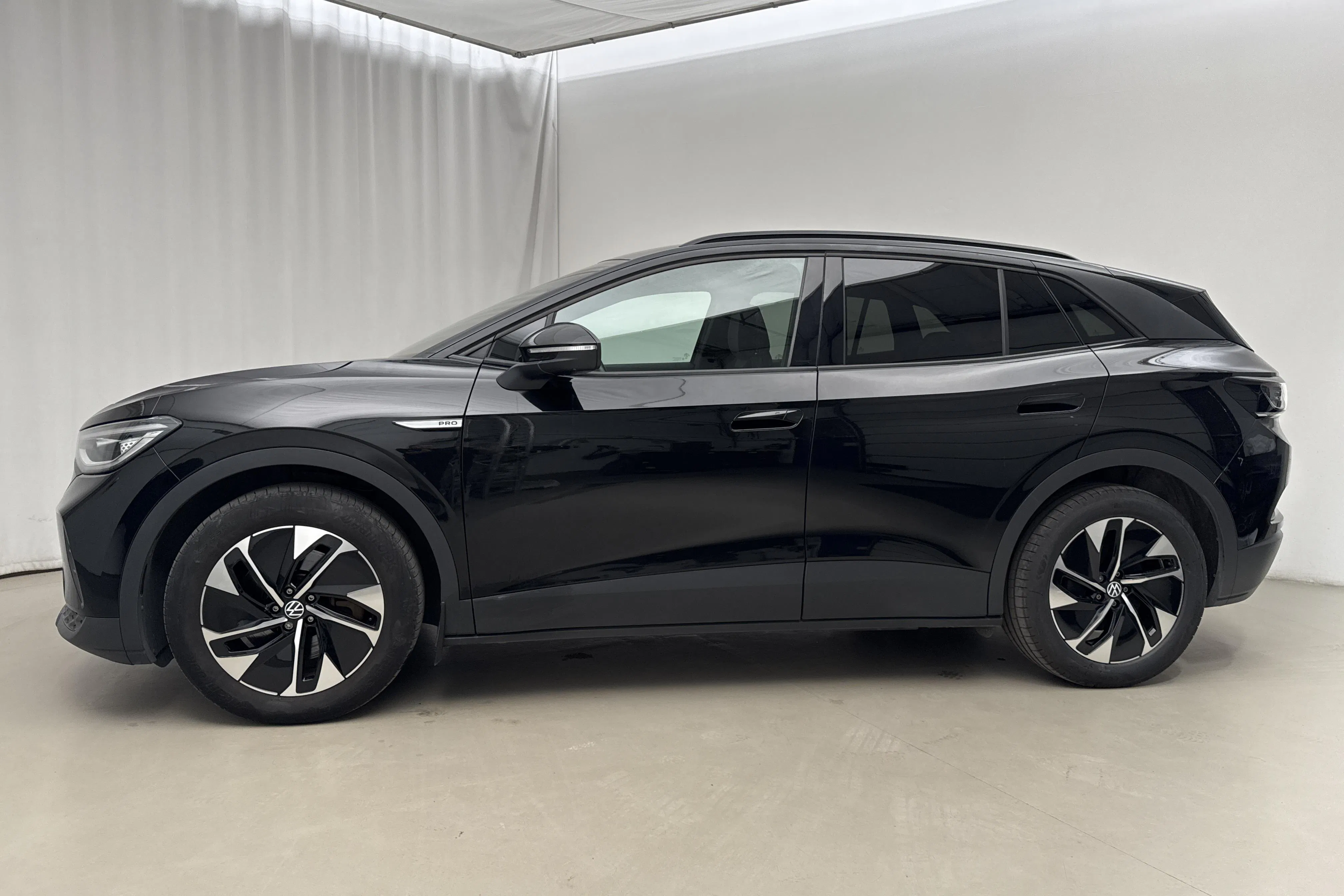 Presentationsfoto 2 av 20: VW ID.4 77kWh (204hk) - 12 358 mil - Automat - svart - 2023