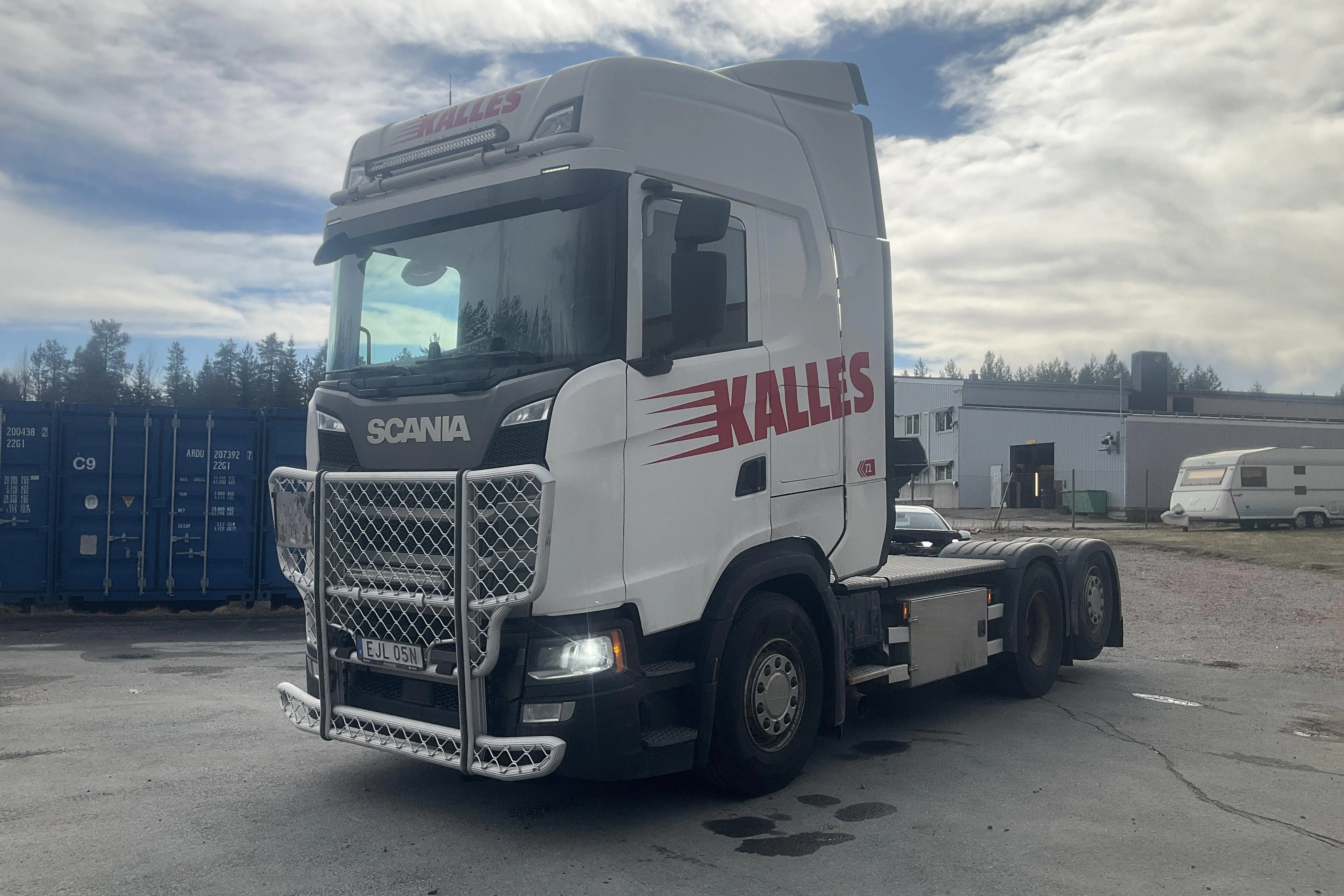 Presentationsfoto 1 av 54: SCANIA S450A 6X2 NB - 59 066 km - Automat - vit - 2021