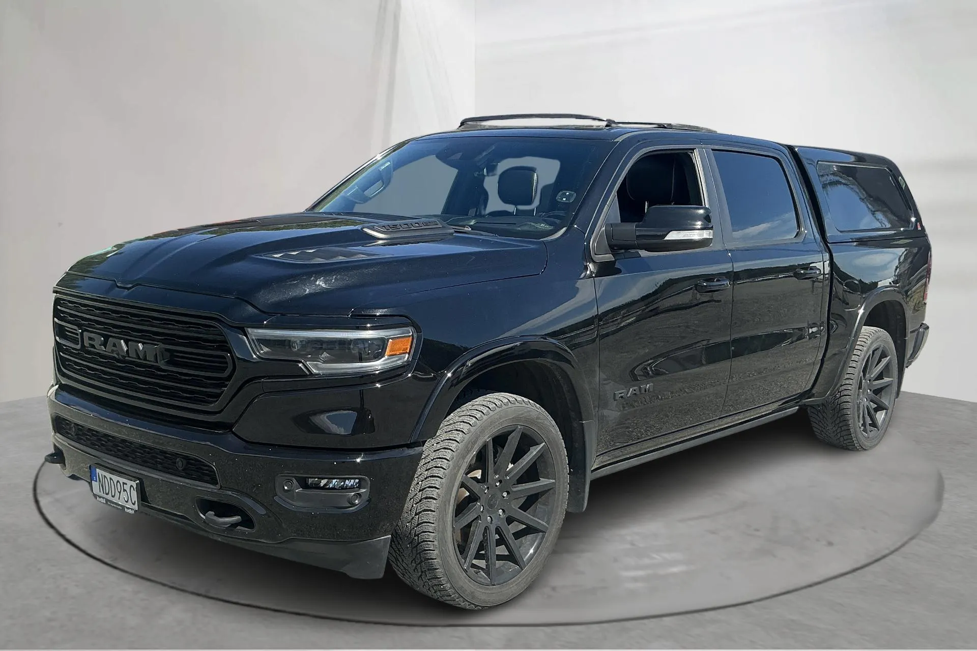 Presentation photo 1 of 21: Dodge RAM 1500 5.7 (395hk) - 57 090 km - Automatic - black - 2022
