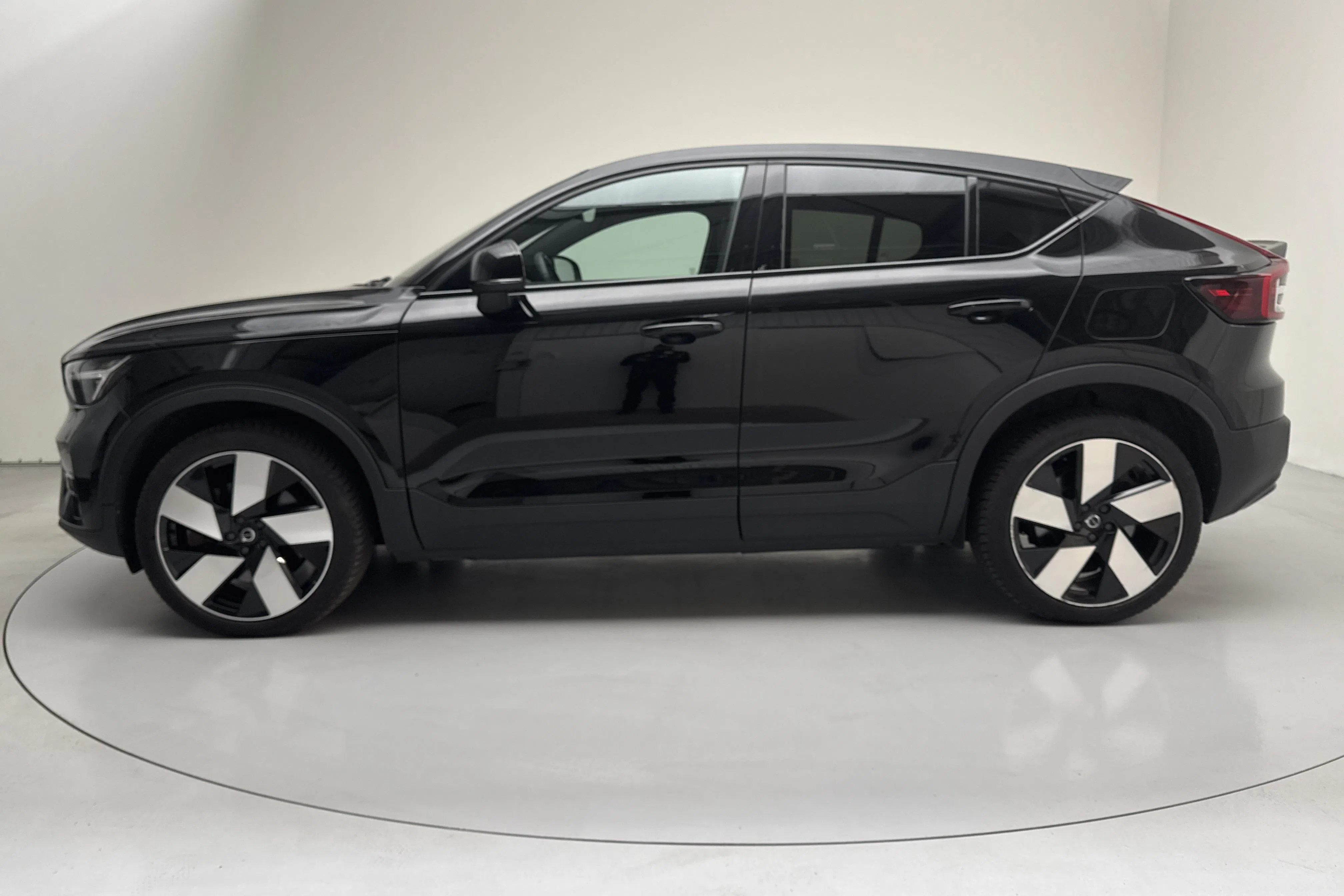 Presentation photo 2 of 17: Volvo C40 Recharge (231hk) - 95 080 km - Automatic - black - 2023