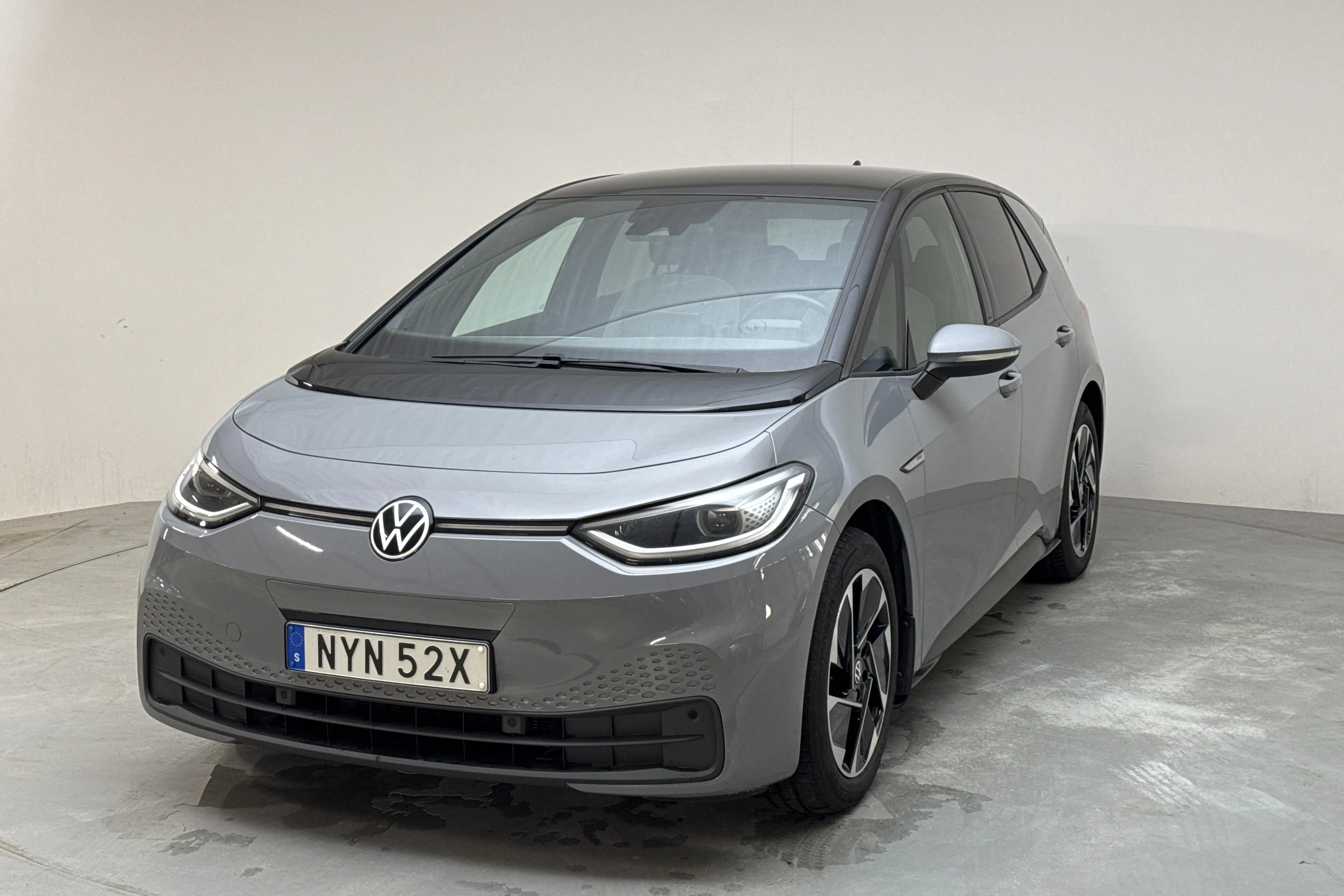 Presentationsfoto 1 av 16: VW ID.3 58kWh (204hk) - 12 832 mil - Automat - grå - 2021