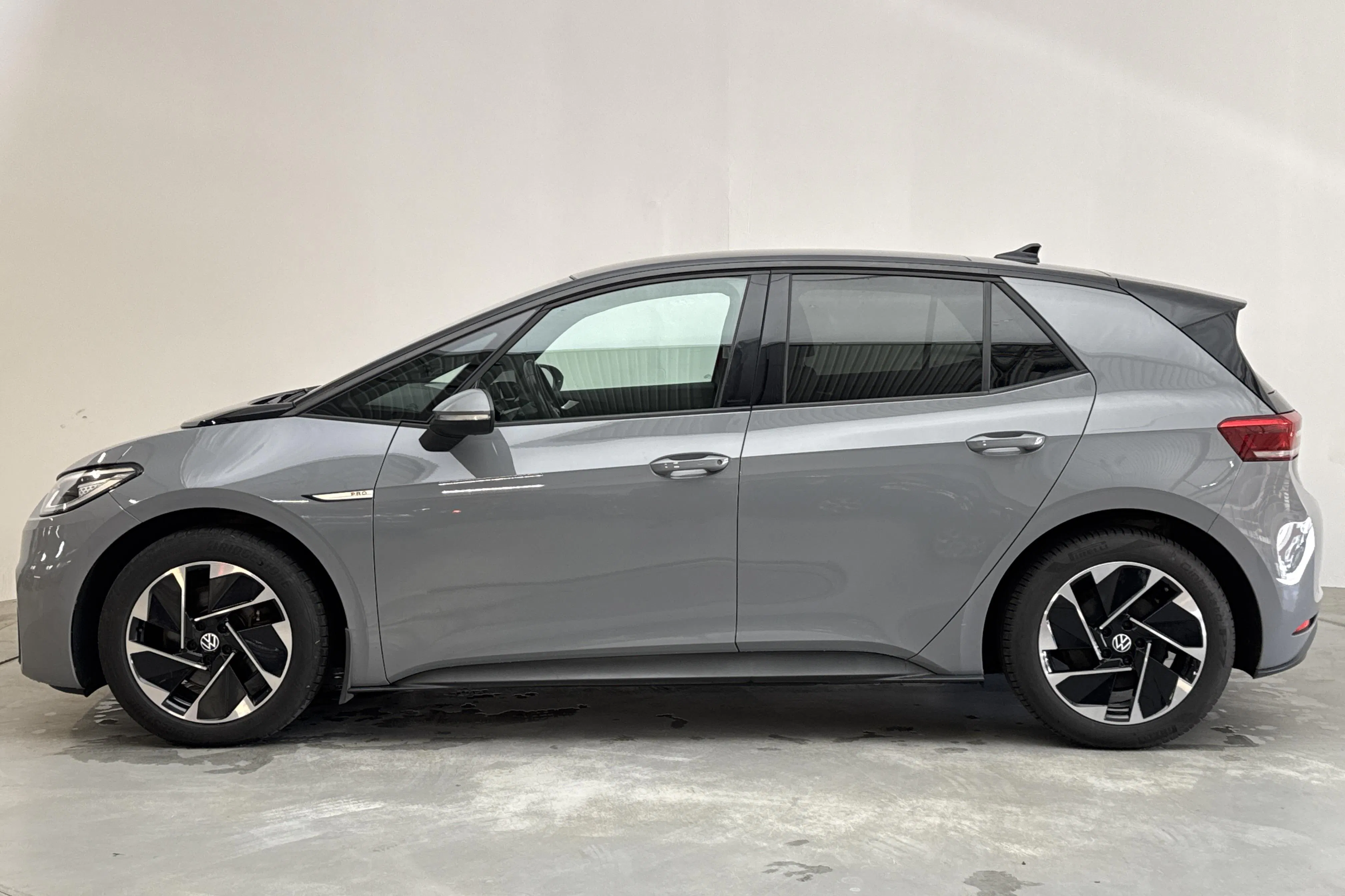 Presentationsfoto 2 av 16: VW ID.3 58kWh (204hk) - 12 832 mil - Automat - grå - 2021