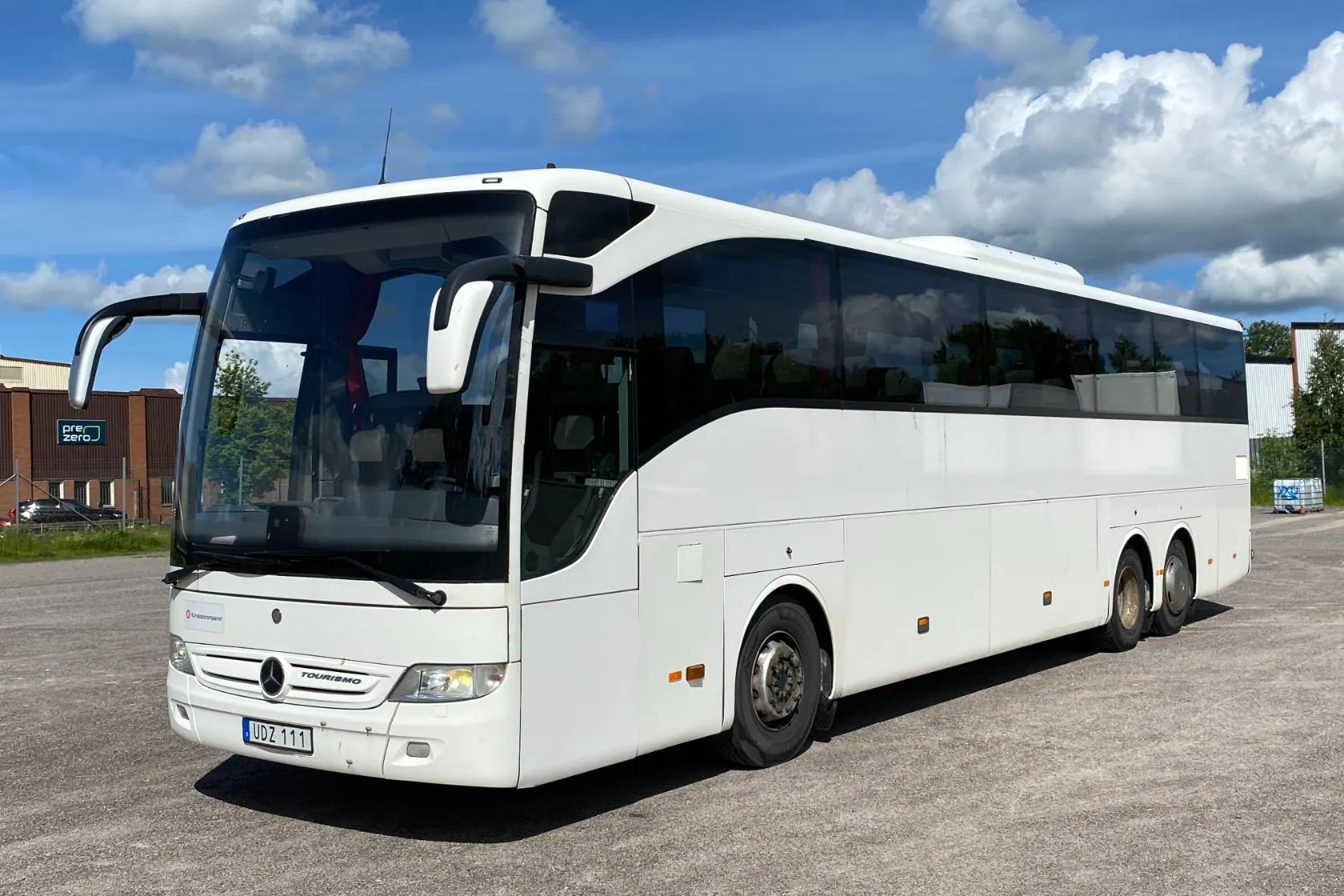 Presentation photo 1 of 60: MERCEDES TOURISMO RHD-M - 838 086 km - Automatic - white - 2016