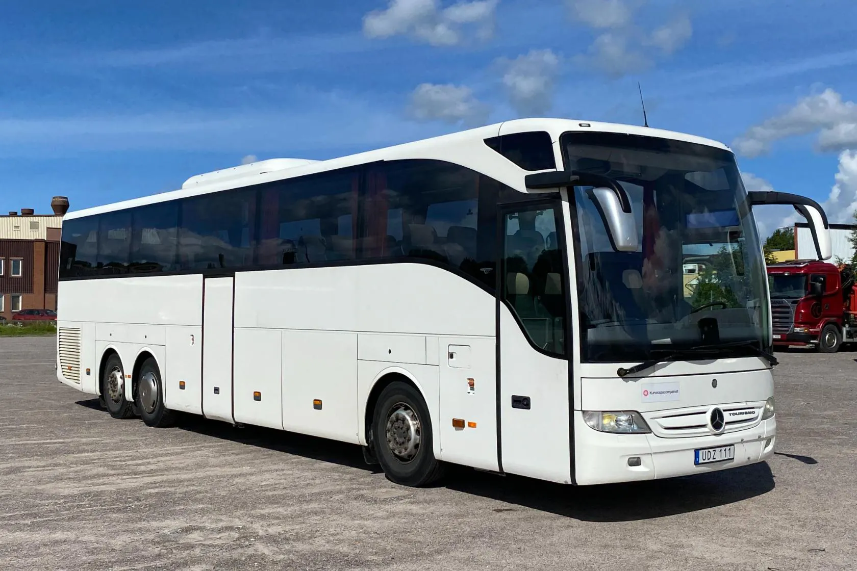 Presentation photo 2 of 60: MERCEDES TOURISMO RHD-M - 838 086 km - Automatic - white - 2016