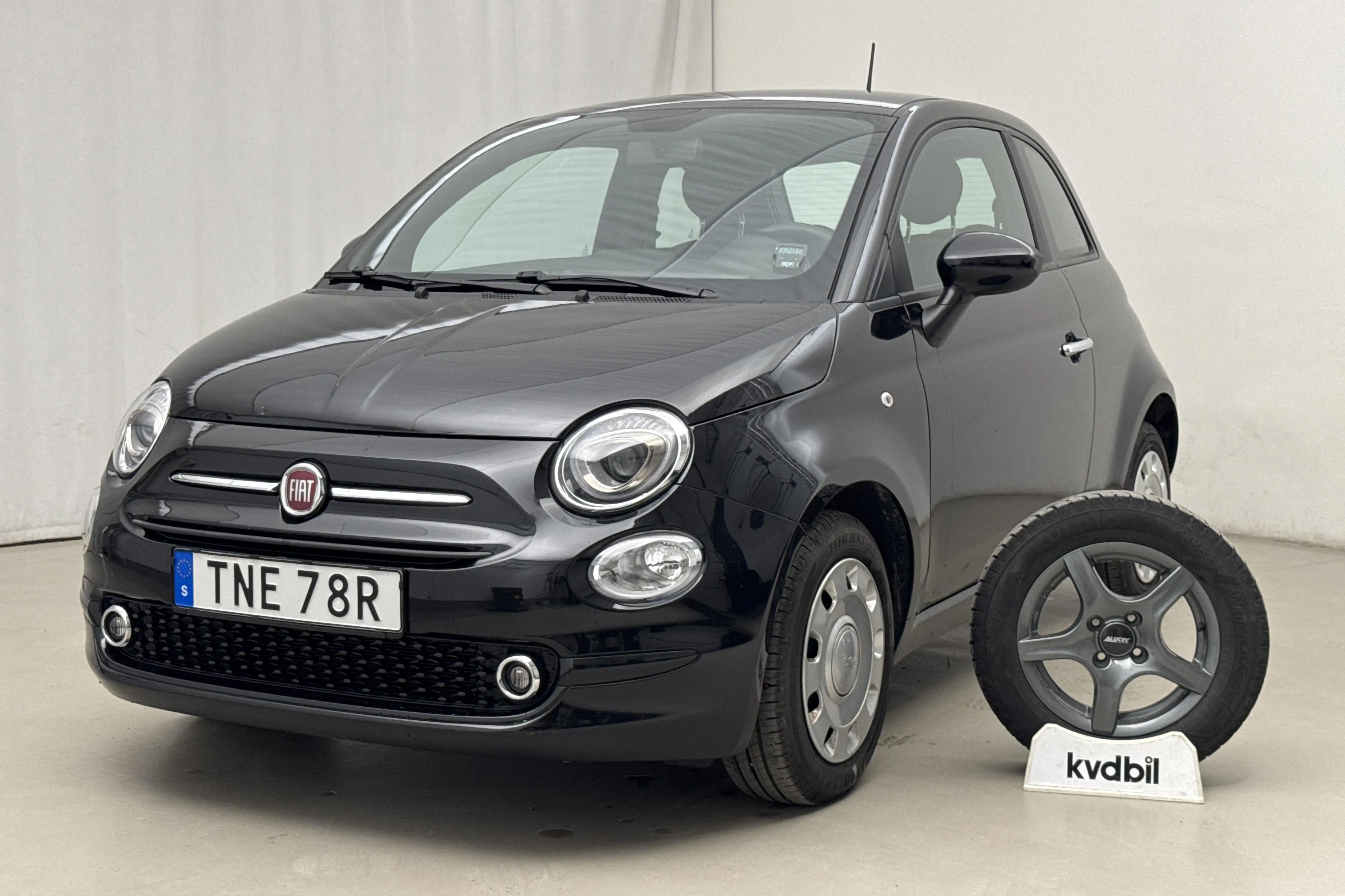 Presentationsfoto 1 av 18: Fiat 500 Hybrid (70hk) - 3 095 mil - Manuell - svart - 2023