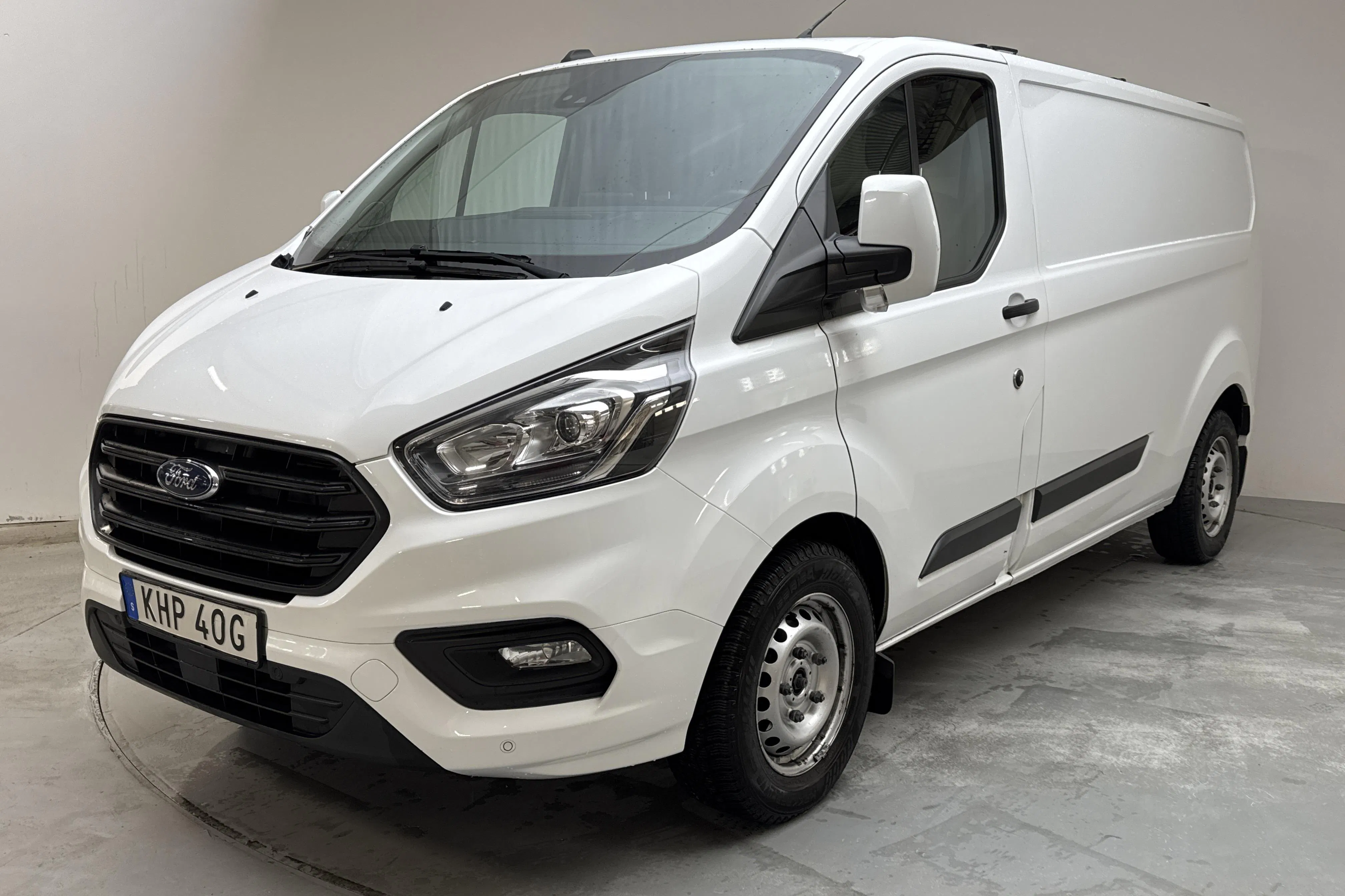 Presentation photo 1 of 11: Ford Transit Custom 300 (130hk) - 77 180 km - Automatic - white - 2020