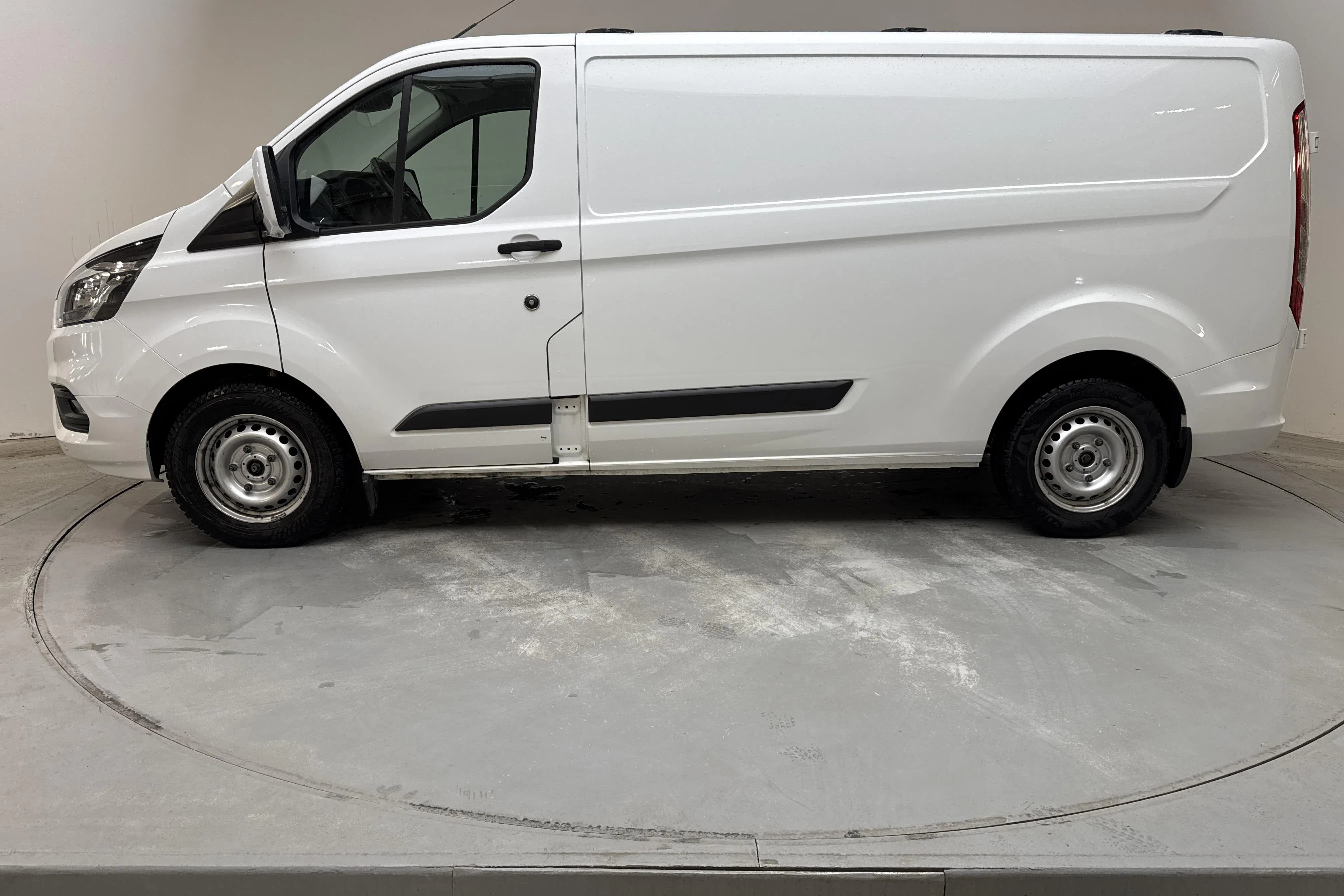 Presentation photo 2 of 11: Ford Transit Custom 300 (130hk) - 77 180 km - Automatic - white - 2020