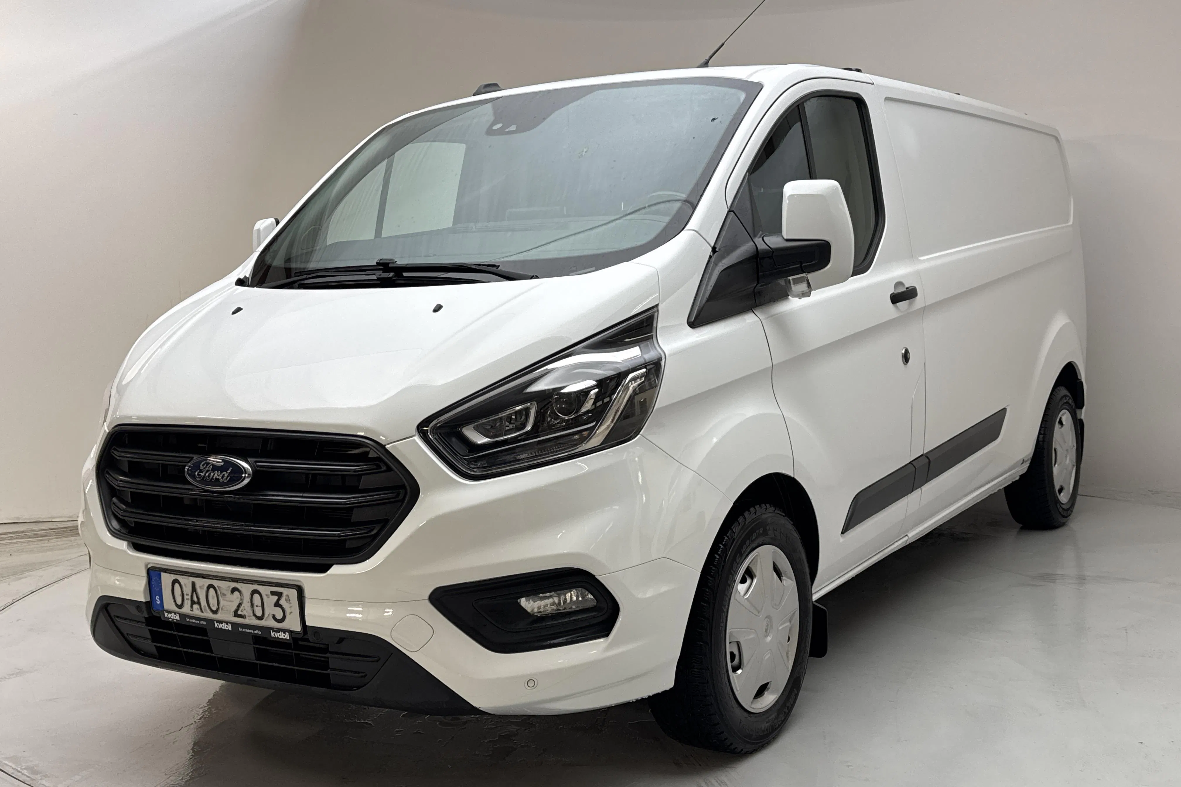 Presentation photo 1 of 13: Ford Transit Custom 300 (130hk) - 77 770 km - Automatic - white - 2020
