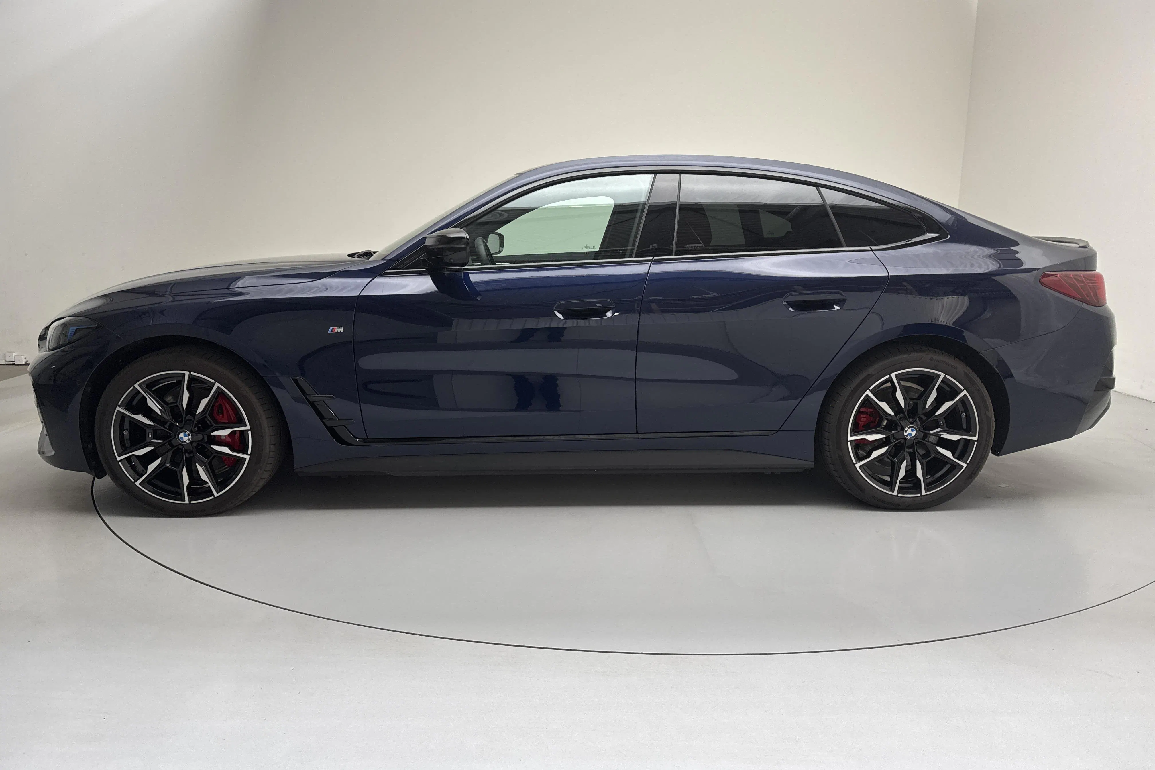 Presentationsfoto 2 av 18: BMW i4 M50 xDrive LCI, G26 (544hk) - 1 566 mil - Automat - blå - 2025