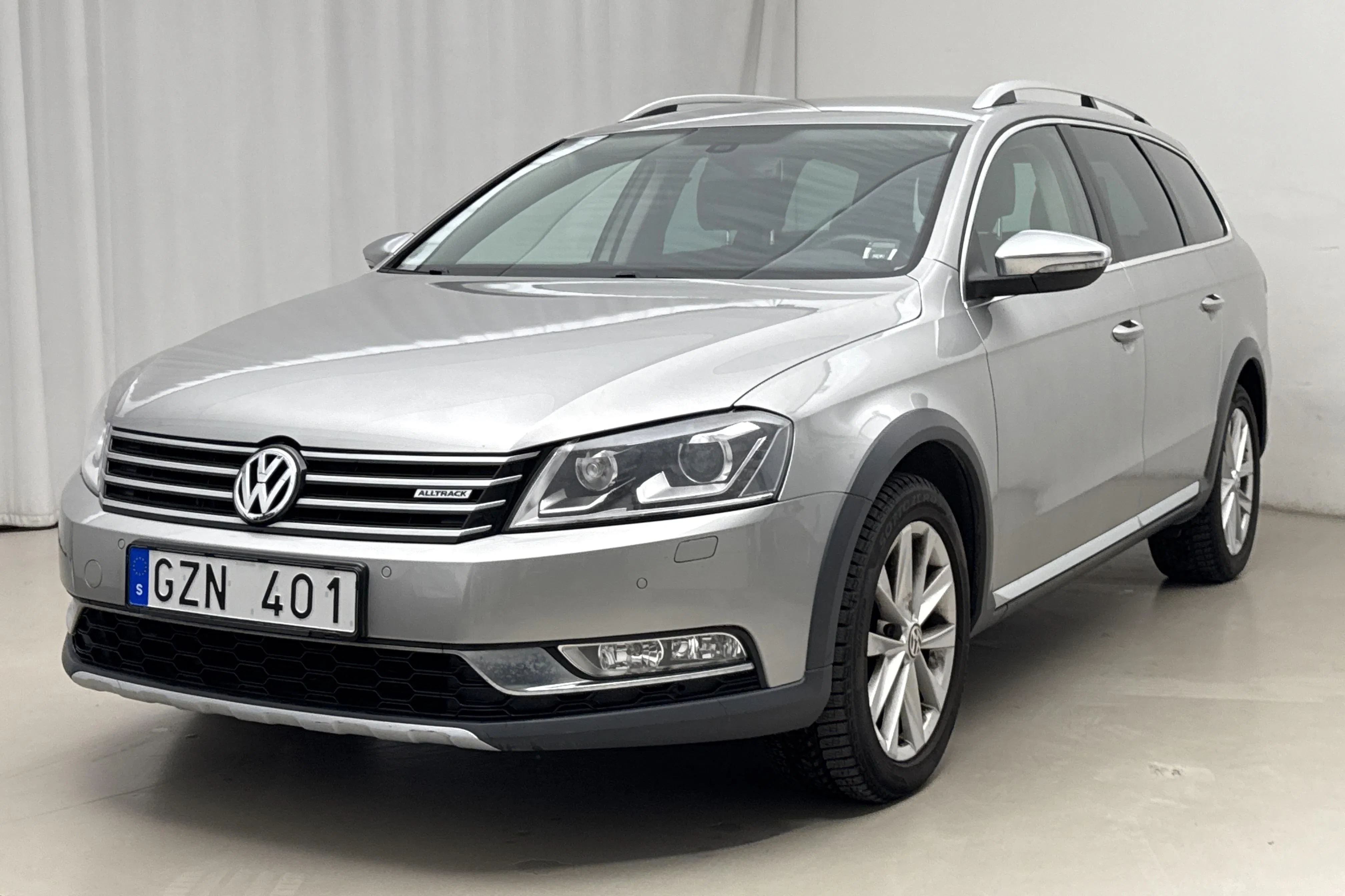 Presentationsfoto 1 av 16: VW Passat Alltrack 2.0 TDI BlueMotion Technology 4Motion (177hk) - 8 458 mil - Automat - silver - 2014