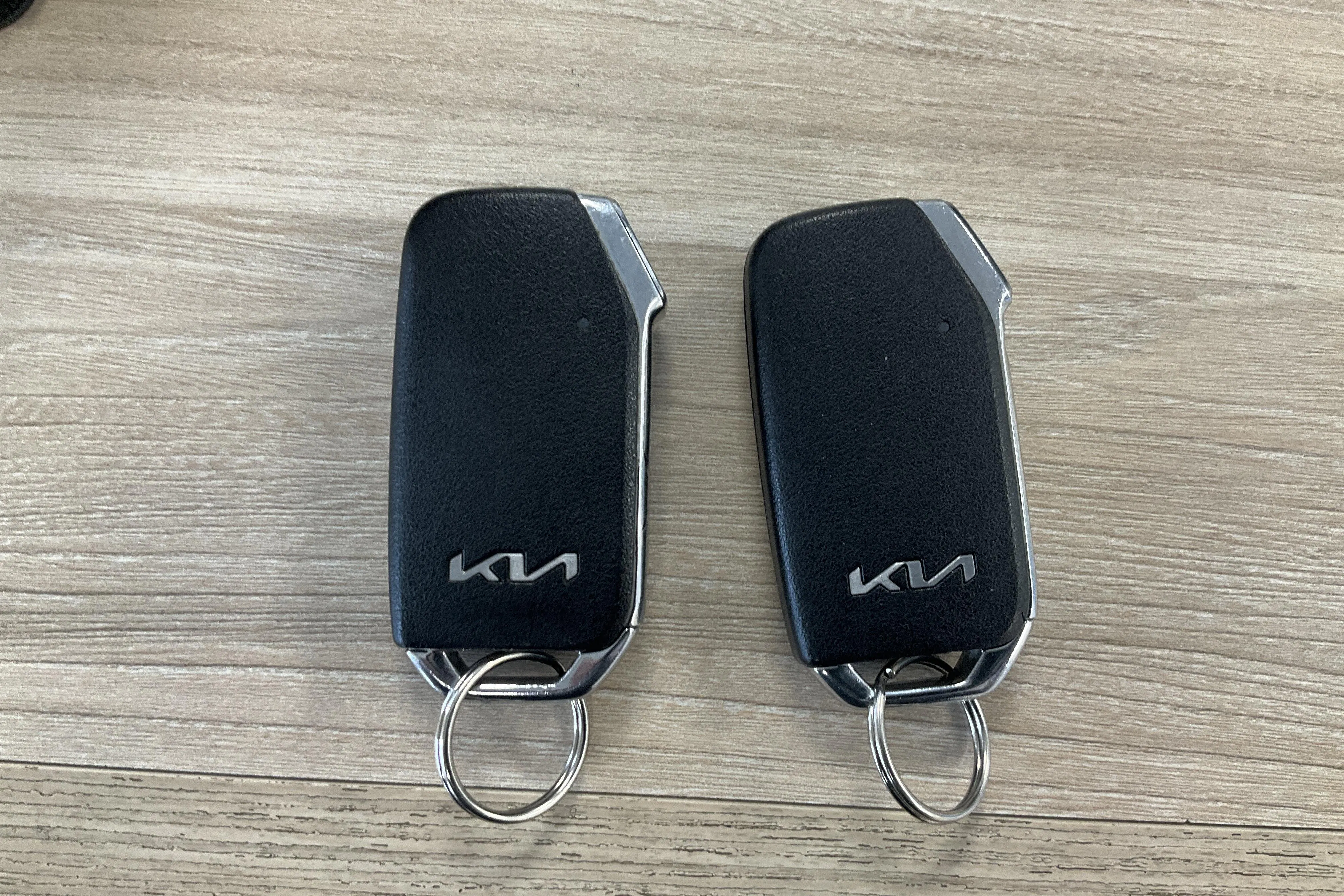 Presentationsfoto 16 av 16: KIA Ceed 1.6 Plug-in Hybrid SW (141hk) - 6 914 mil - Automat - grå - 2022
