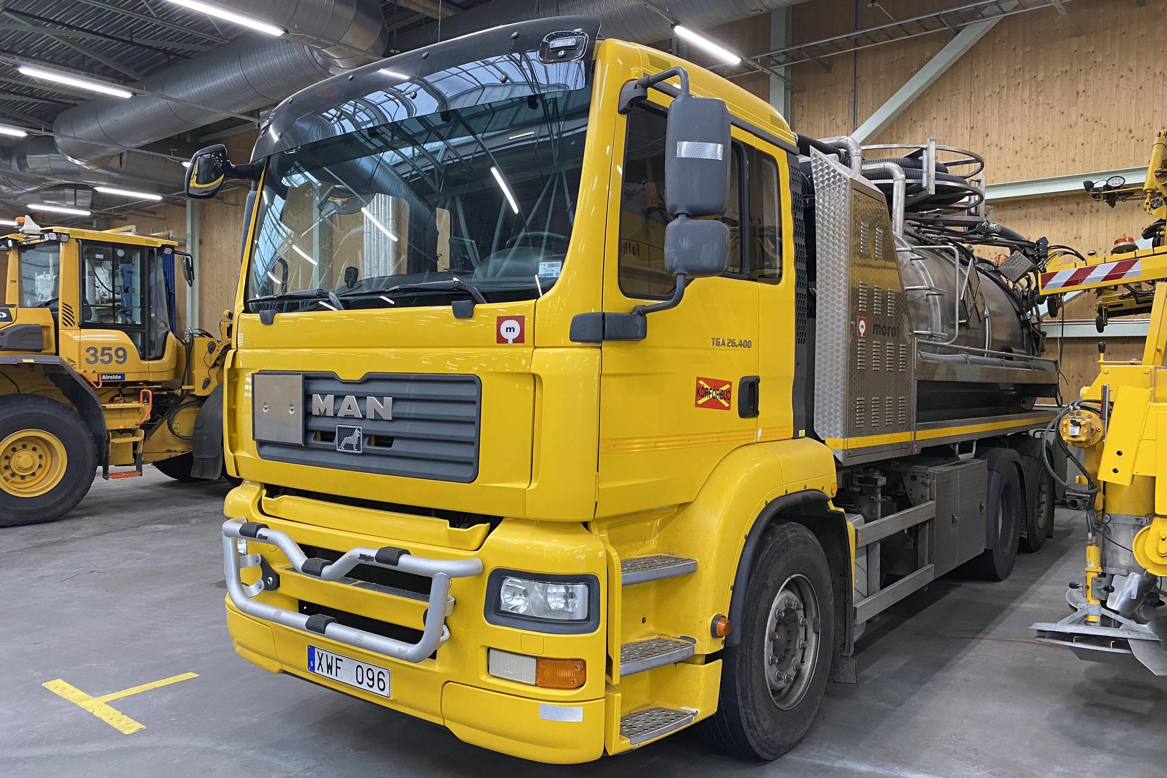 MAN TGA 26,400 6X2-2 BL Slamsugningsbil