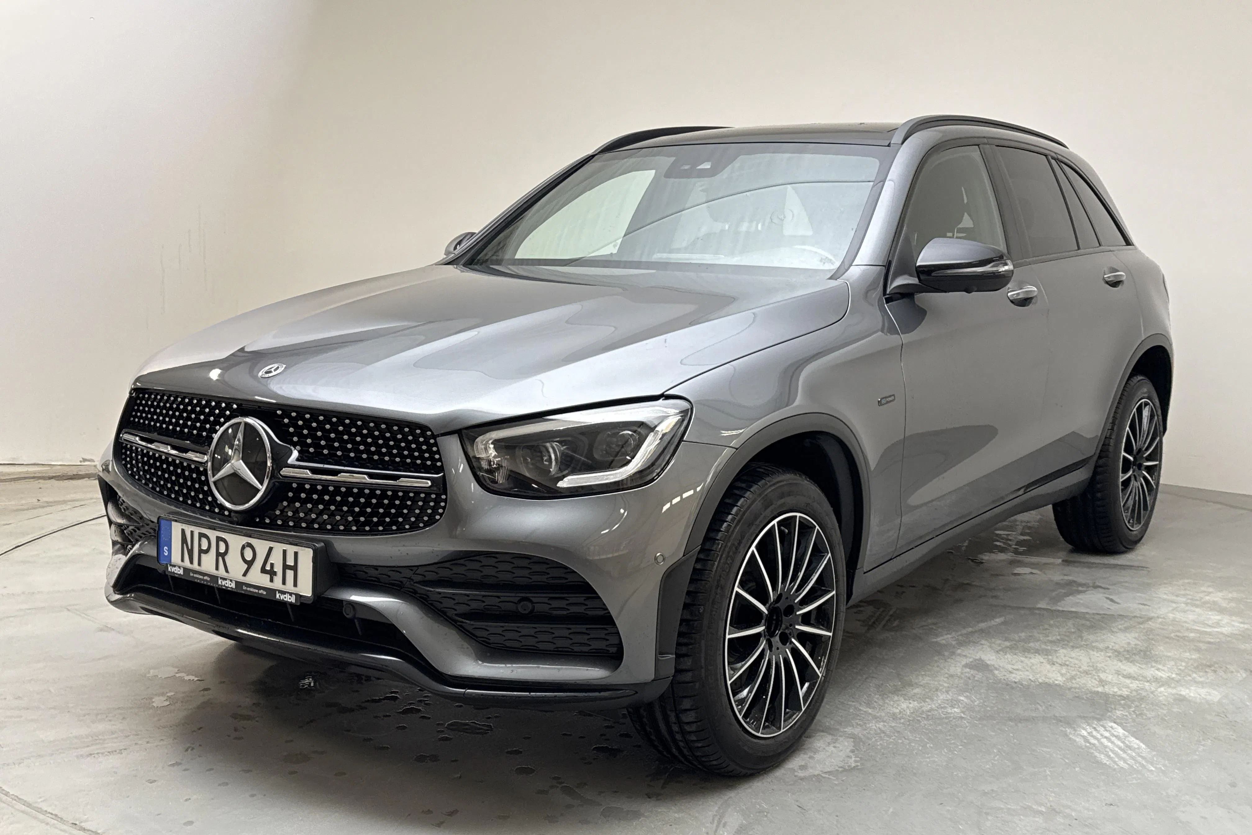 Presentationsfoto 1 av 17: Mercedes GLC 300 de 4MATIC X253 (316hk) - 12 530 mil - Automat - grå - 2021