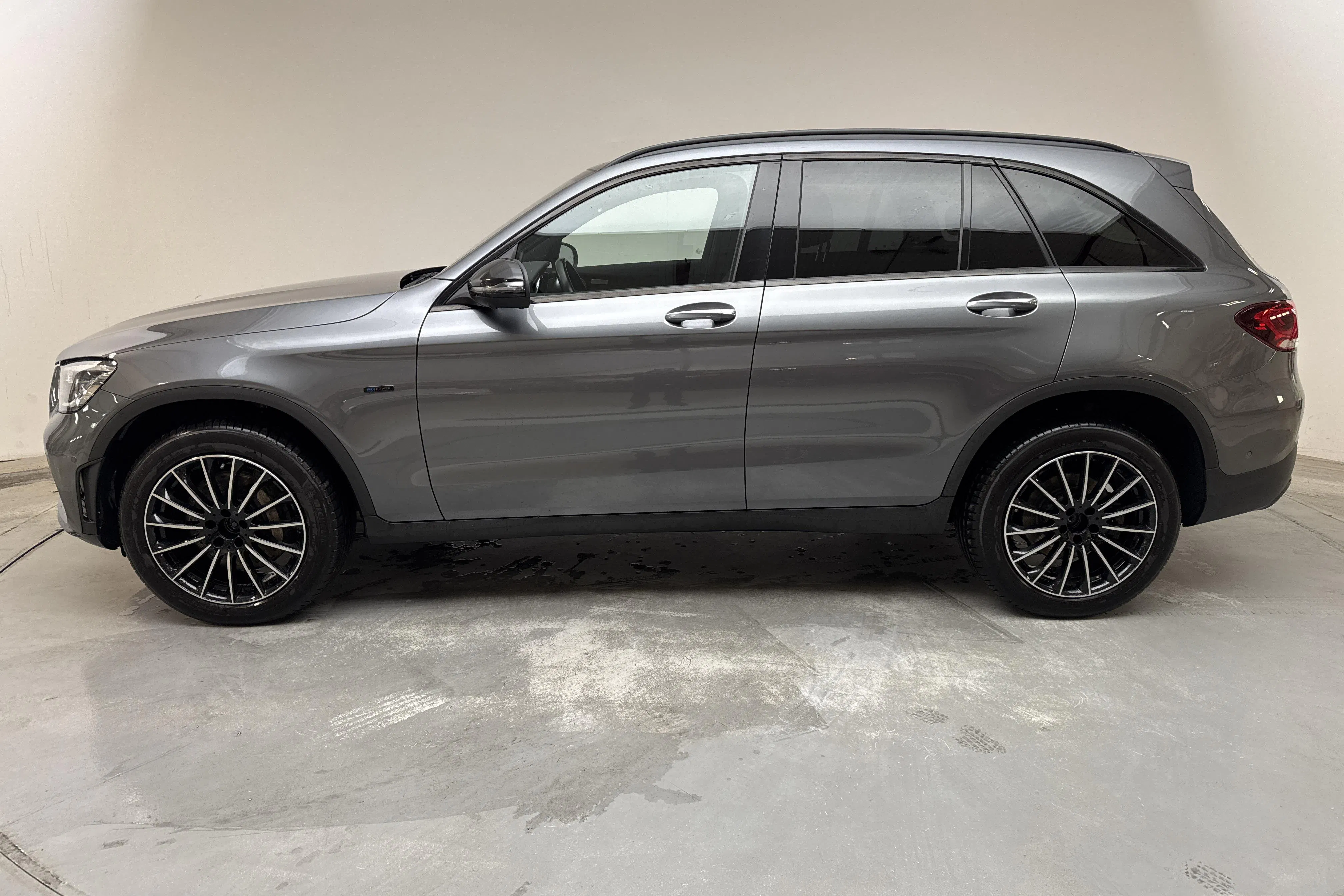 Presentationsfoto 2 av 17: Mercedes GLC 300 de 4MATIC X253 (316hk) - 12 530 mil - Automat - grå - 2021