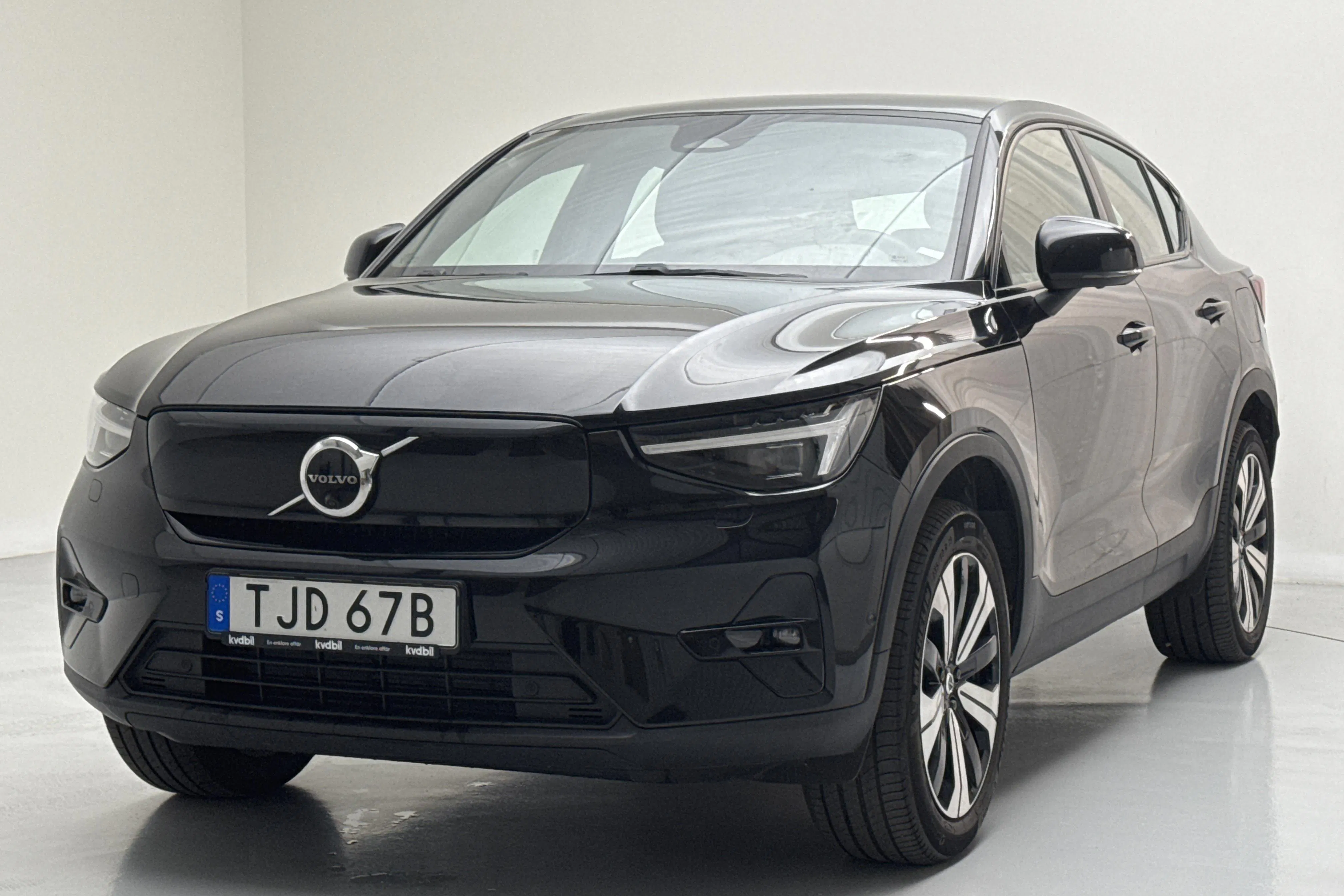 Presentationsfoto 1 av 21: Volvo C40 Recharge Twin (408hk) - 10 310 mil - Automat - svart - 2022