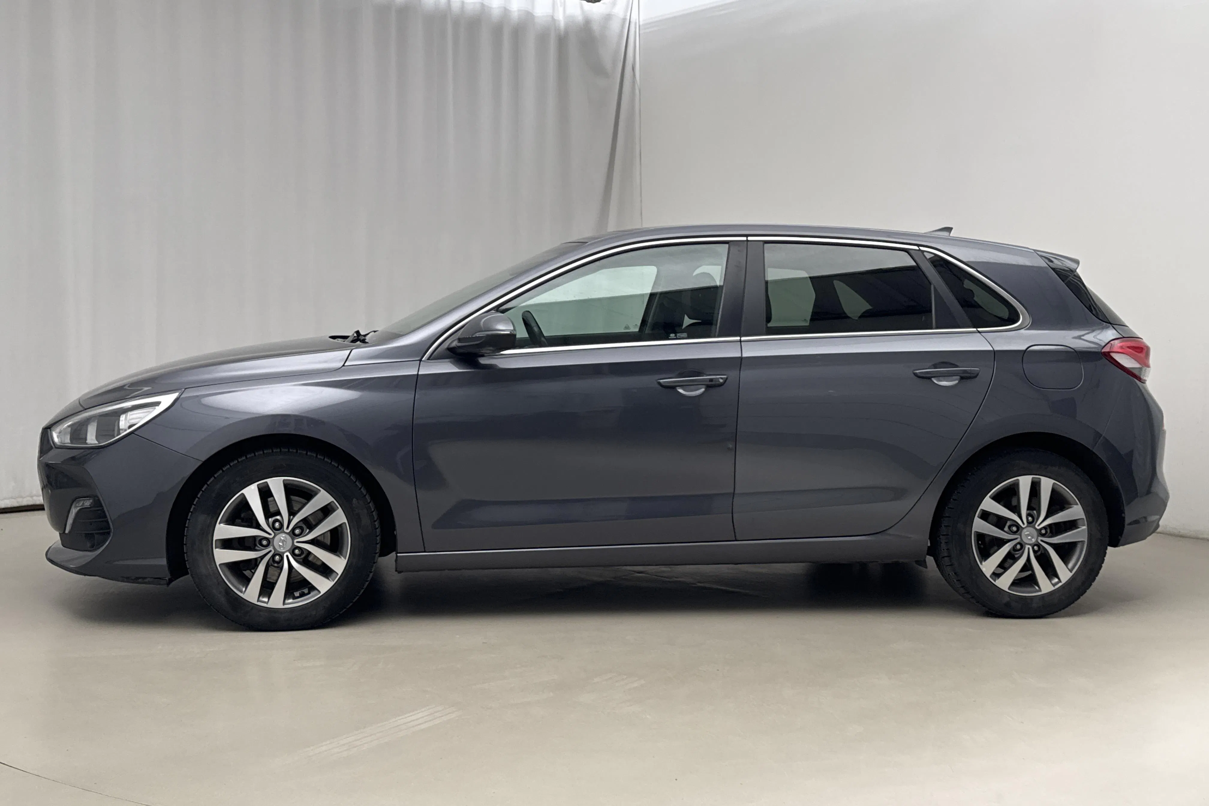 Presentationsfoto 2 av 17: Hyundai i30 1.4 T-GDi 5dr (140hk) - 16 153 mil - Automat - grå - 2020