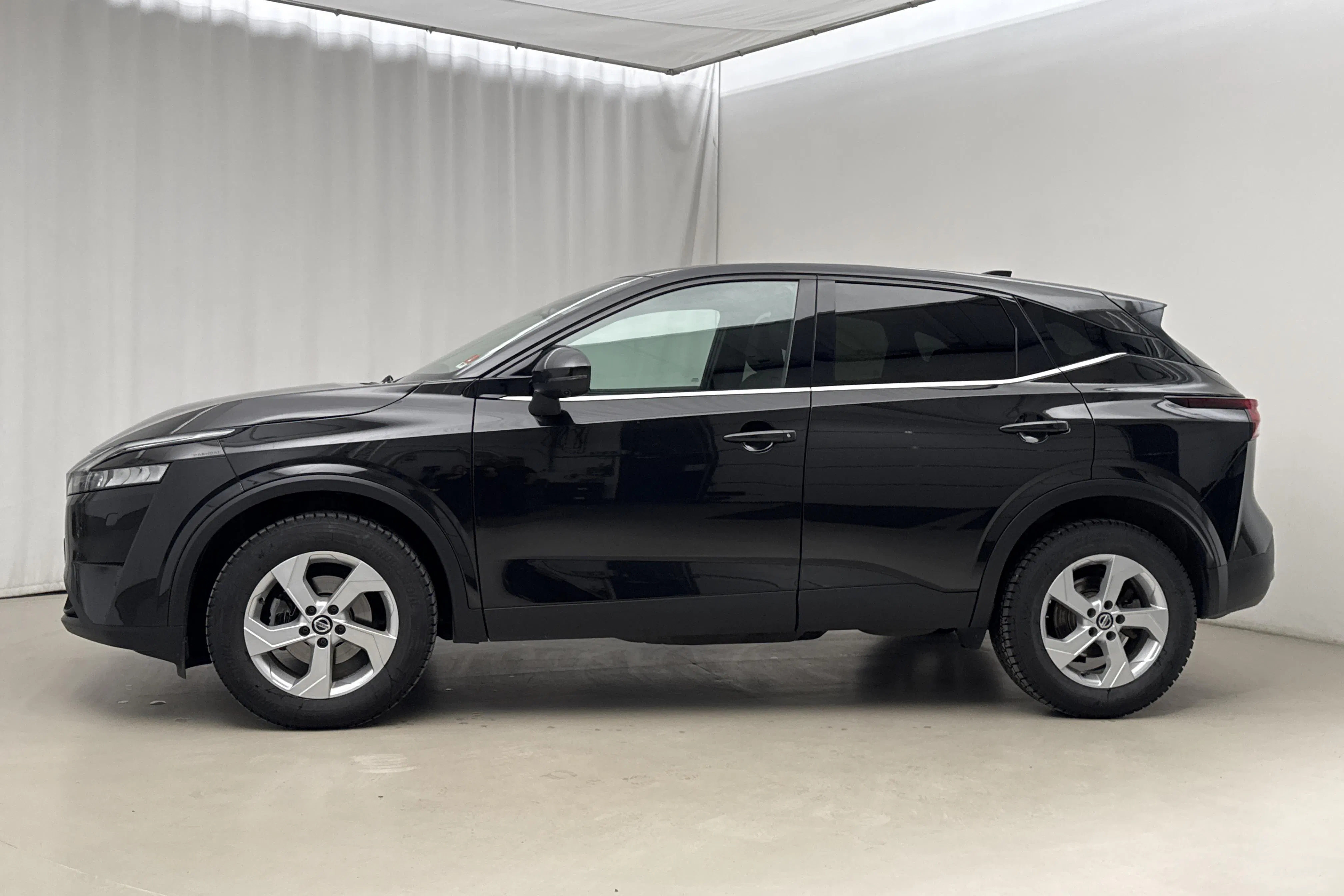 Presentationsfoto 2 av 19: Nissan Qashqai 1.3 MHEV (158hk) - 4 315 mil - Automat - svart - 2023