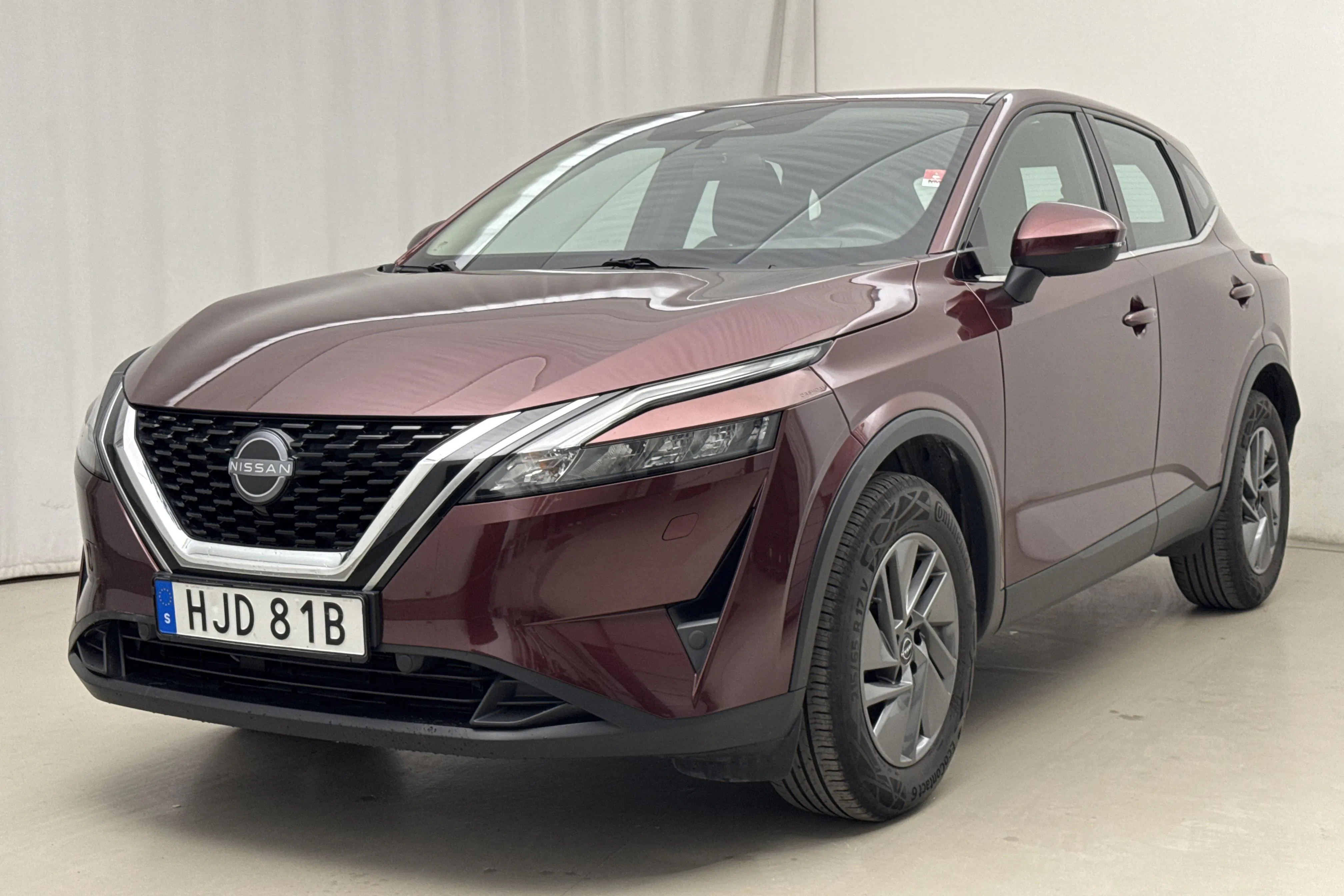 Presentationsfoto 1 av 18: Nissan Qashqai 1.3 MHEV (158hk) - 4 300 mil - Automat - Dark Red - 2023