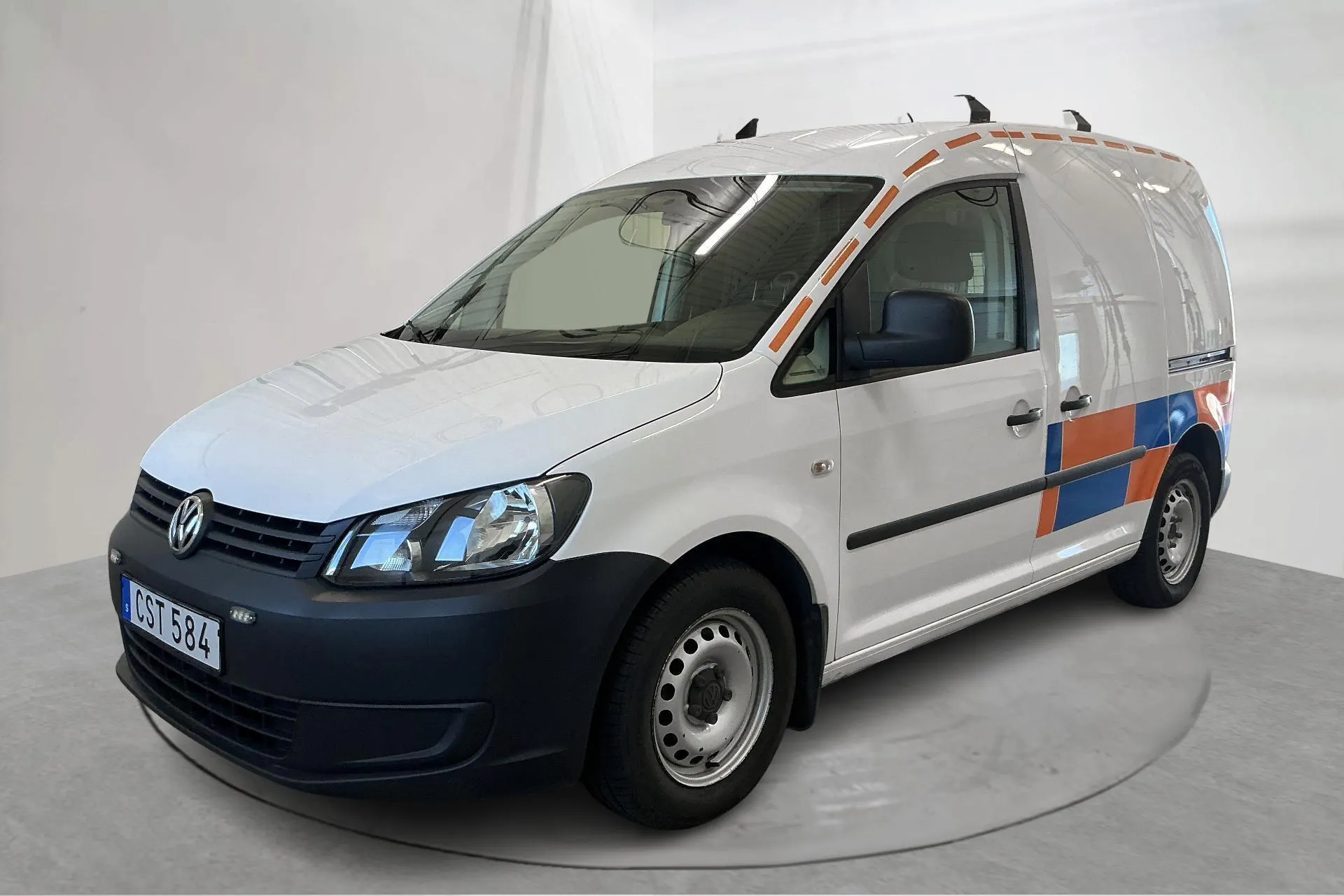 Presentationsfoto 1 av 14: VW Caddy 2.0 Ecofuel Skåp (109hk) - 10 650 mil - Manuell - vit - 2015